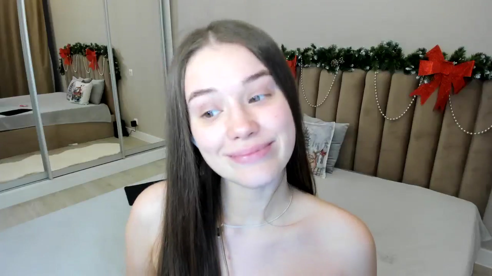Gallery image thumbnail from miss_crystal_'s myfreecams stream on, 12/25/2024, 09:09 image 5 of 20