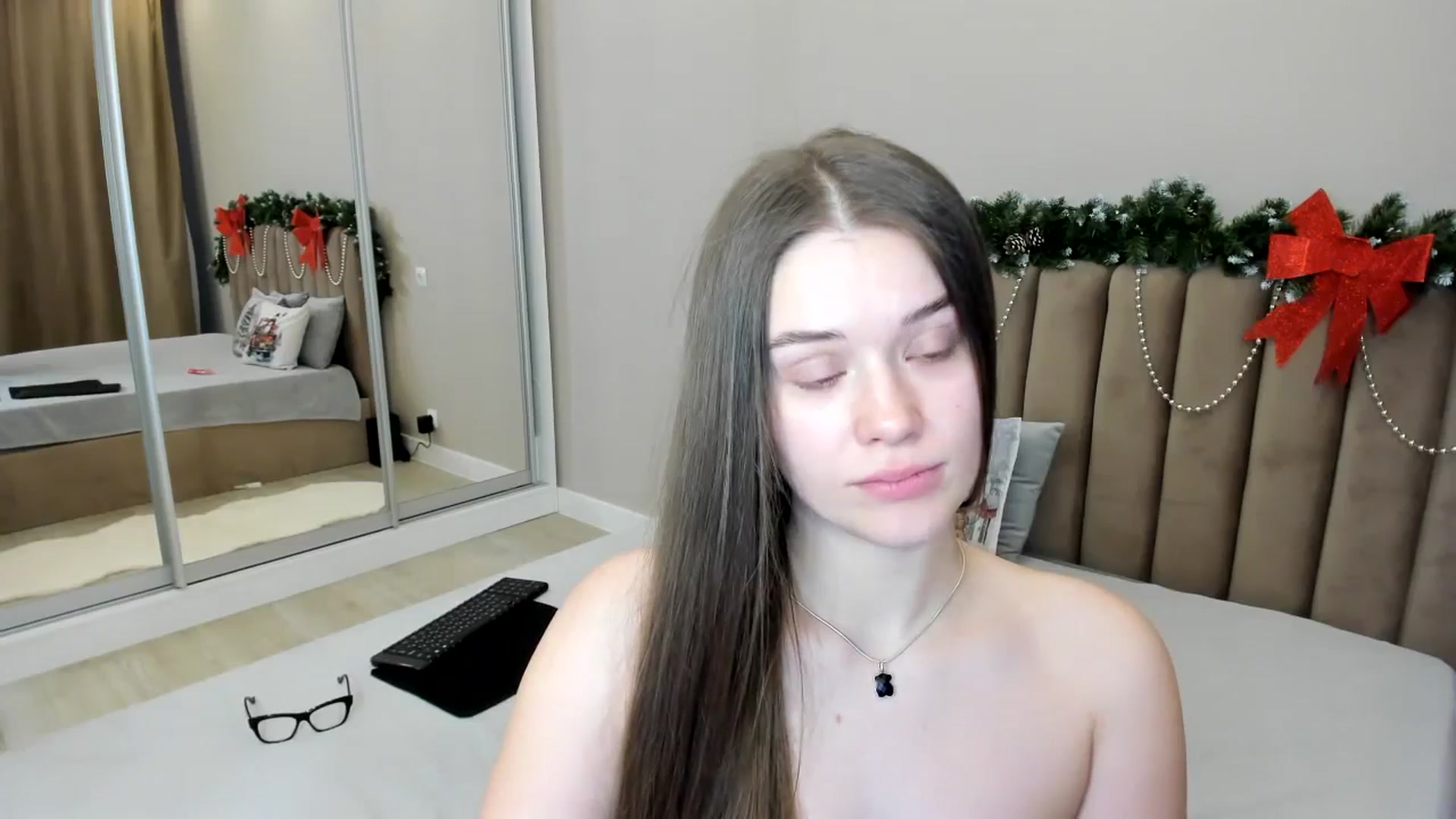 Gallery image thumbnail from miss_crystal_'s myfreecams stream on, 12/25/2024, 09:09 image 20 of 20