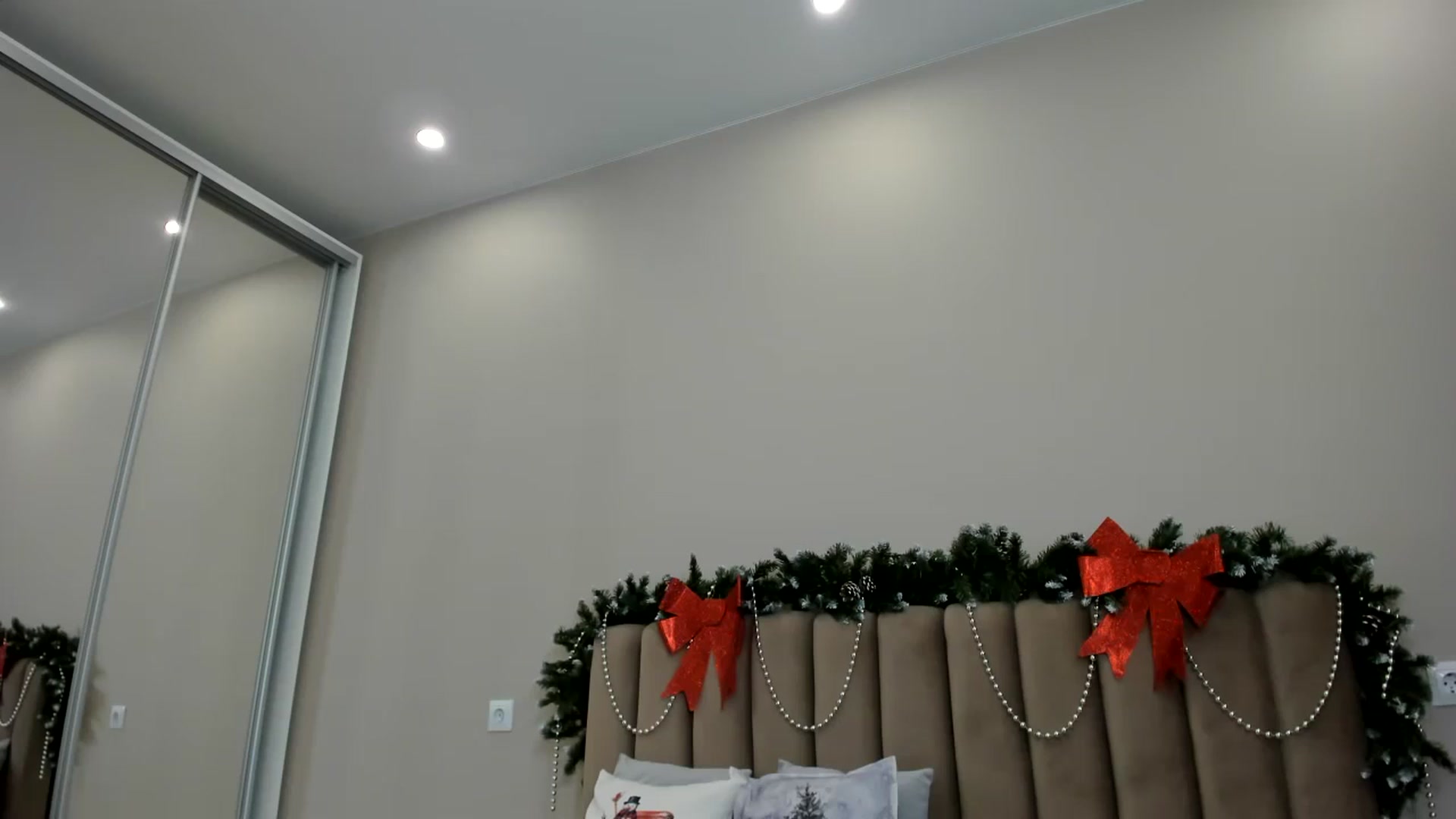 Gallery image thumbnail from miss_crystal_'s myfreecams stream on, 12/25/2024, 09:09 image 13 of 20