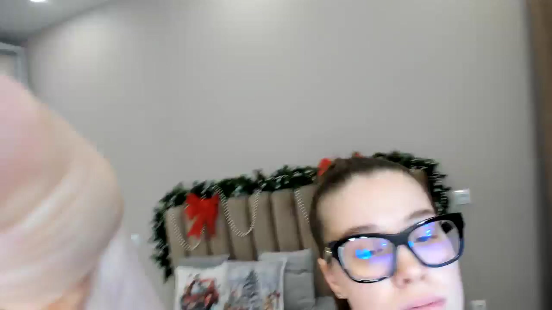 Gallery image thumbnail from miss_crystal_'s myfreecams stream on, 12/27/2024, 07:36 image 18 of 20