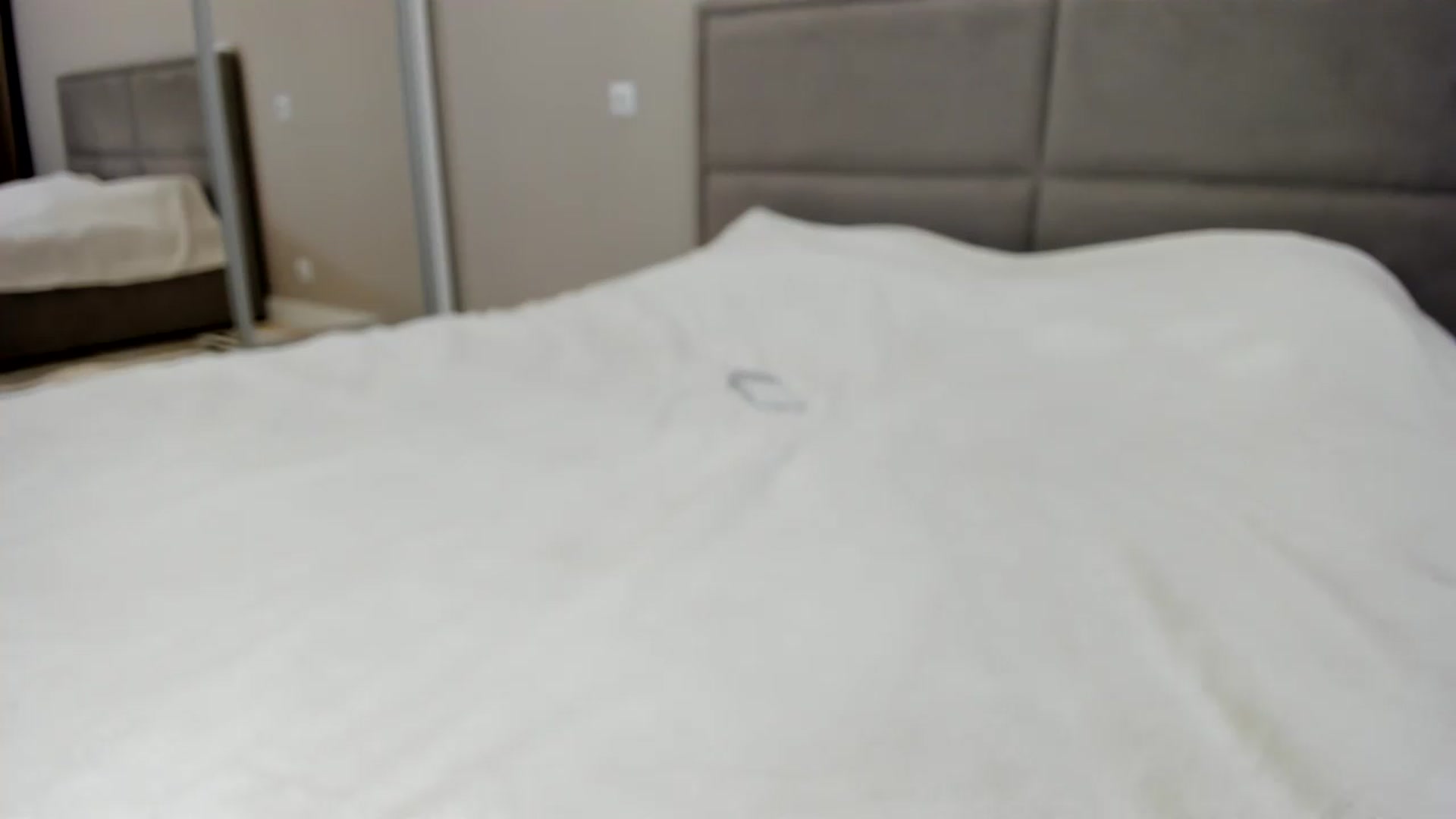 Gallery image thumbnail from miss_crystal_'s myfreecams stream on, 10/12/2025, 18:01 image 15 of 20