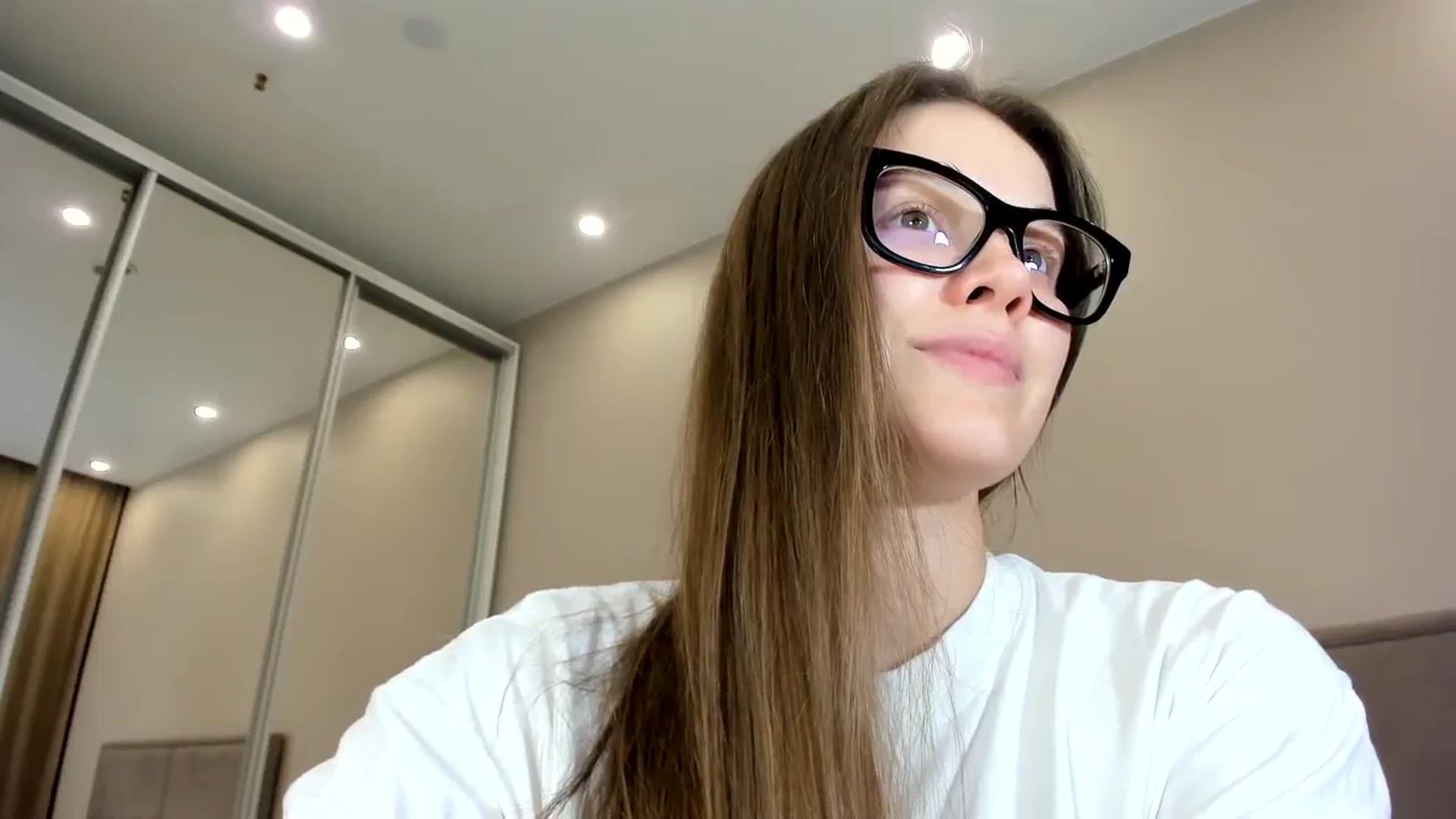 Gallery image thumbnail from miss_crystal_'s myfreecams stream on, 10/19/2025, 18:32 image 12 of 20