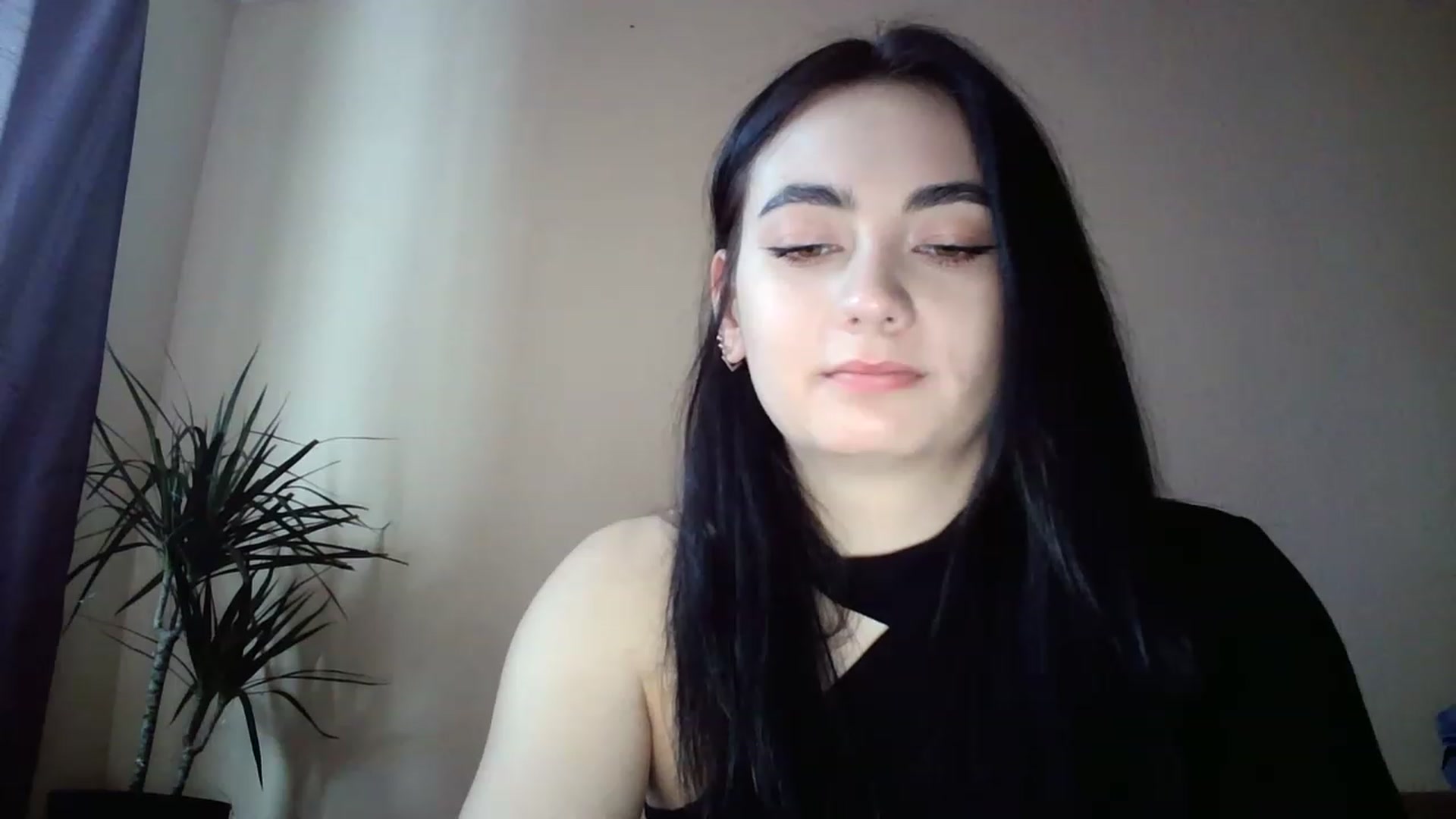 Gallery image thumbnail from miss_lolly_'s myfreecams stream on, 12/17/2022, 12:12 image 7 of 20