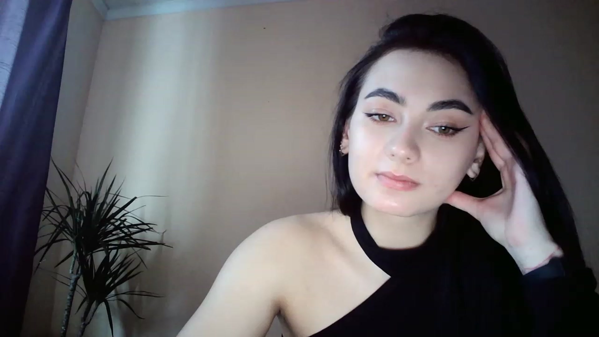 Gallery image thumbnail from miss_lolly_'s myfreecams stream on, 12/17/2022, 12:12 image 10 of 20