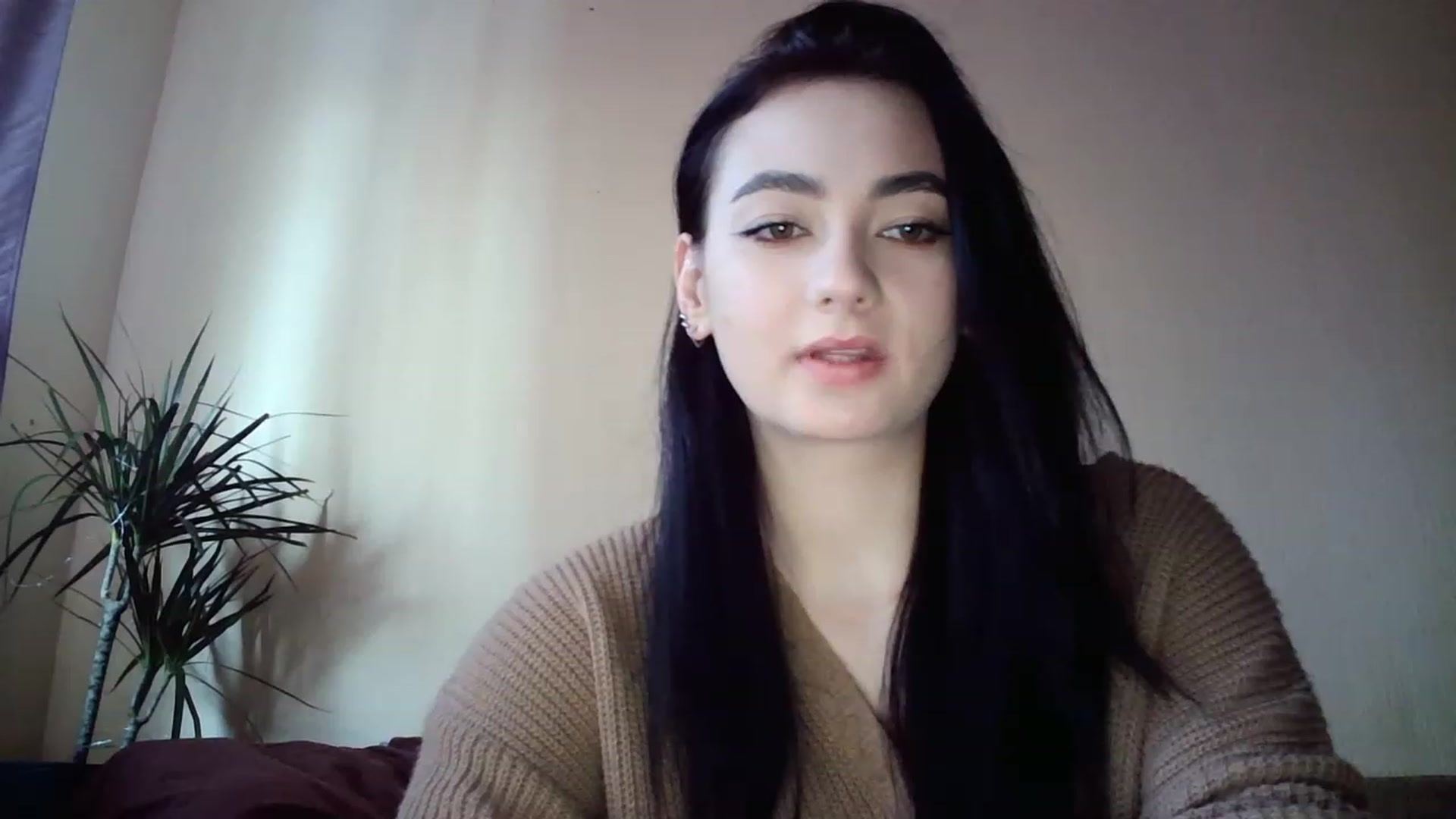 Gallery image thumbnail from miss_lolly_'s myfreecams stream on, 12/21/2022, 11:46 image 10 of 20