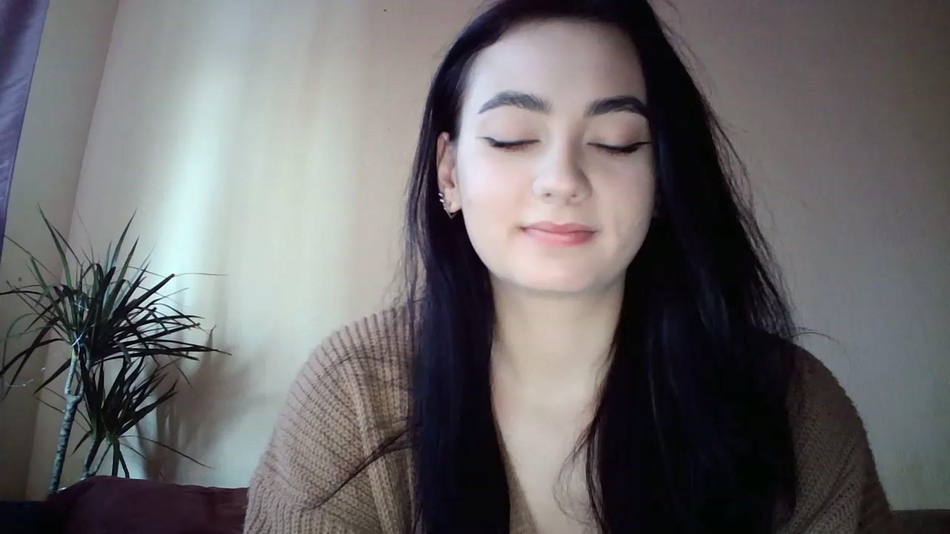 Gallery image thumbnail from miss_lolly_'s myfreecams stream on, 12/21/2022, 11:46 image 13 of 20