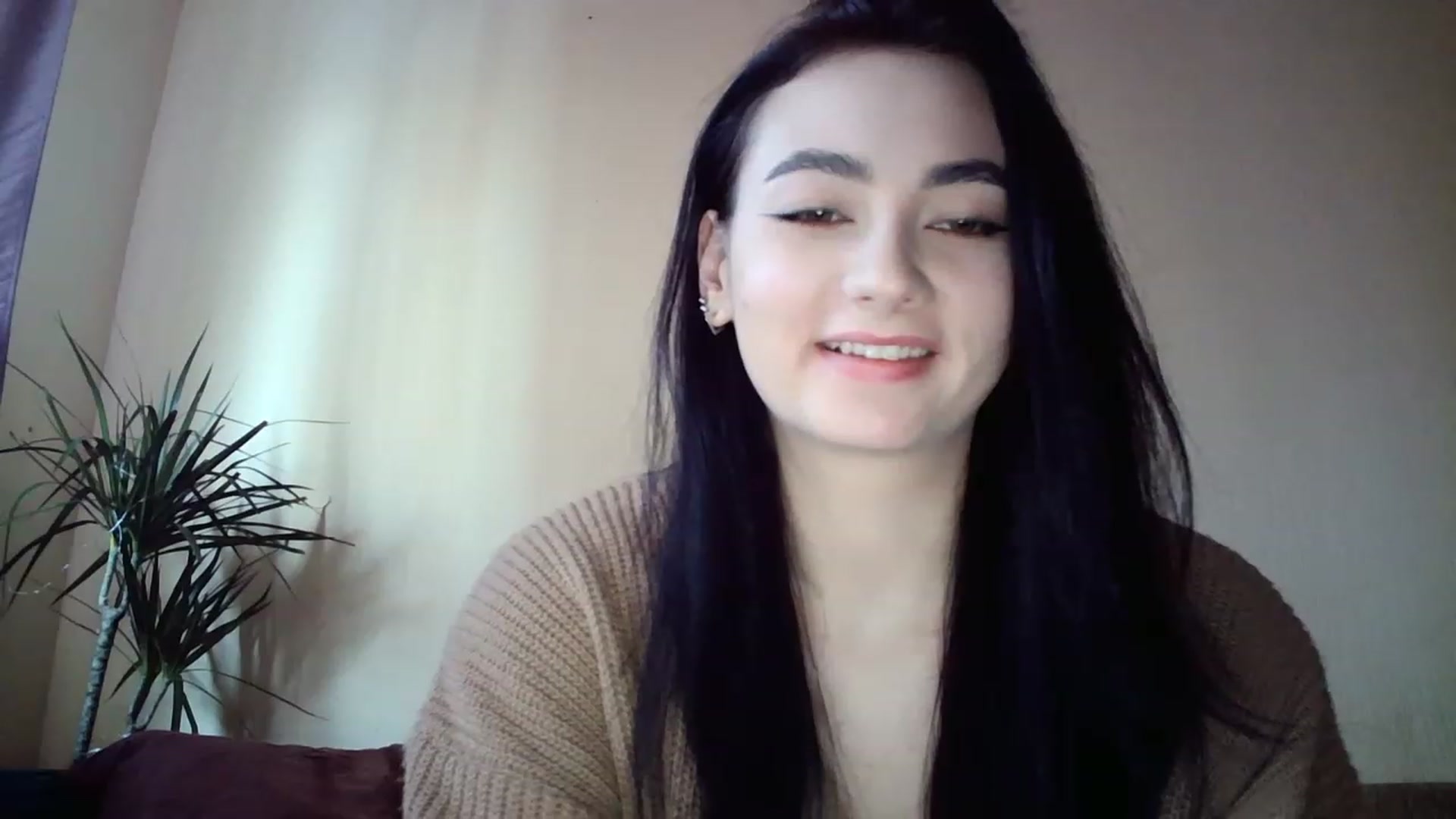 Gallery image thumbnail from miss_lolly_'s myfreecams stream on, 12/21/2022, 11:46 image 12 of 20