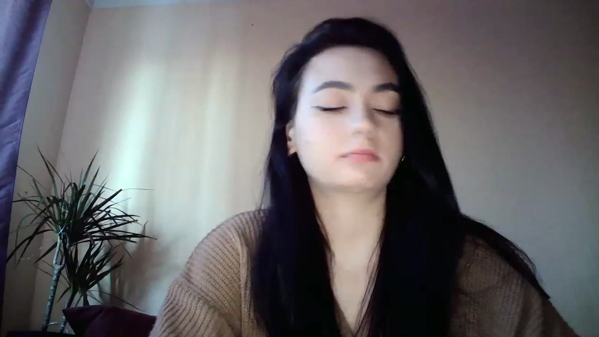 Gallery image thumbnail from miss_lolly_'s myfreecams stream on, 12/21/2022, 13:18 image 5 of 20