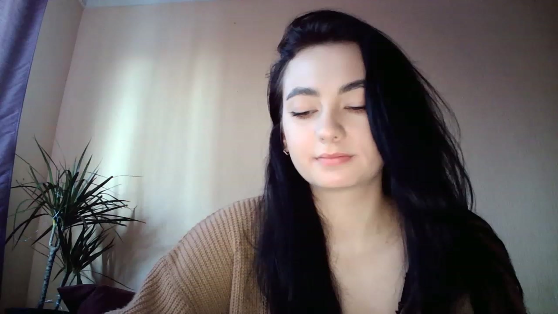 Gallery image thumbnail from miss_lolly_'s myfreecams stream on, 12/21/2022, 13:18 image 1 of 20