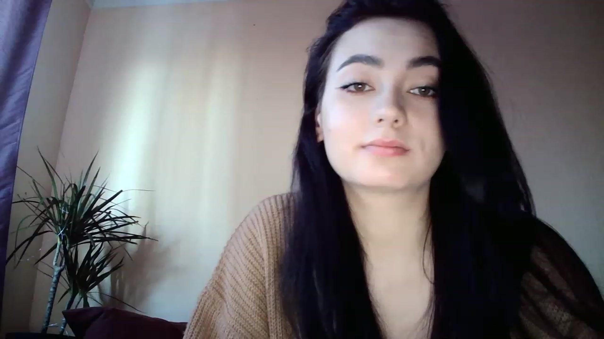 Gallery image thumbnail from miss_lolly_'s myfreecams stream on, 12/21/2022, 13:18 image 4 of 20