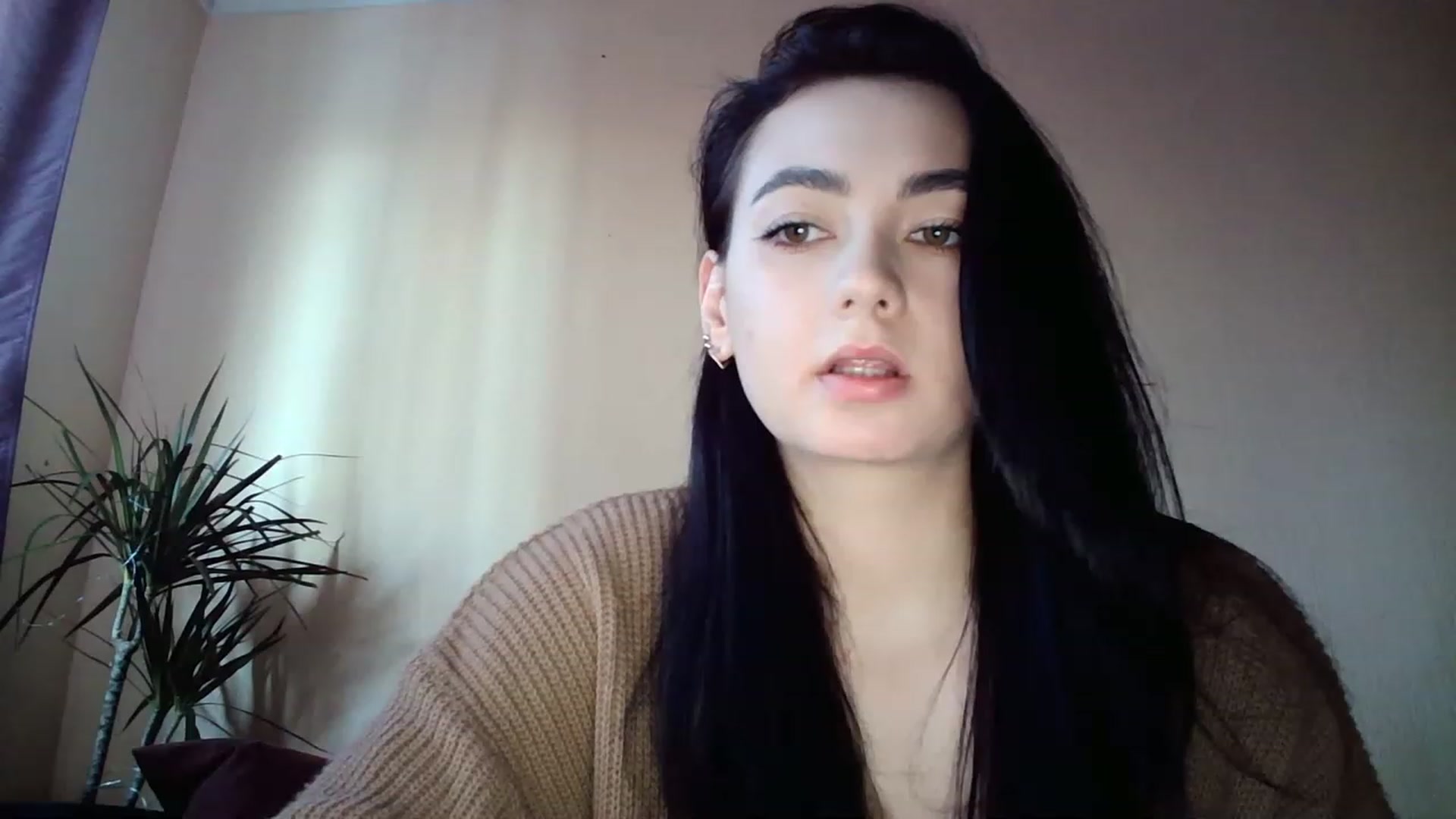 Gallery image thumbnail from miss_lolly_'s myfreecams stream on, 12/21/2022, 13:18 image 6 of 20