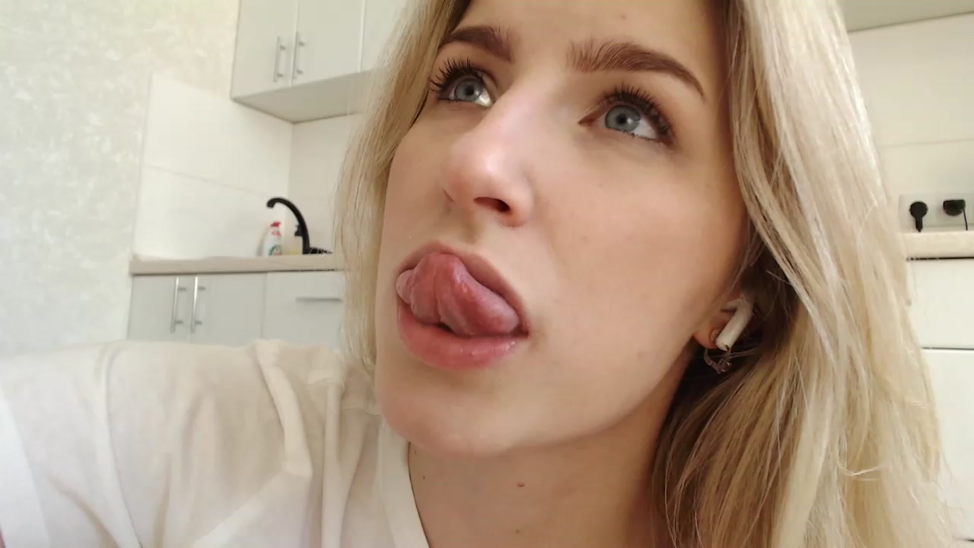 Gallery image thumbnail from missed_u_more's myfreecams stream on, 06/02/2023, 10:46 image 20 of 20