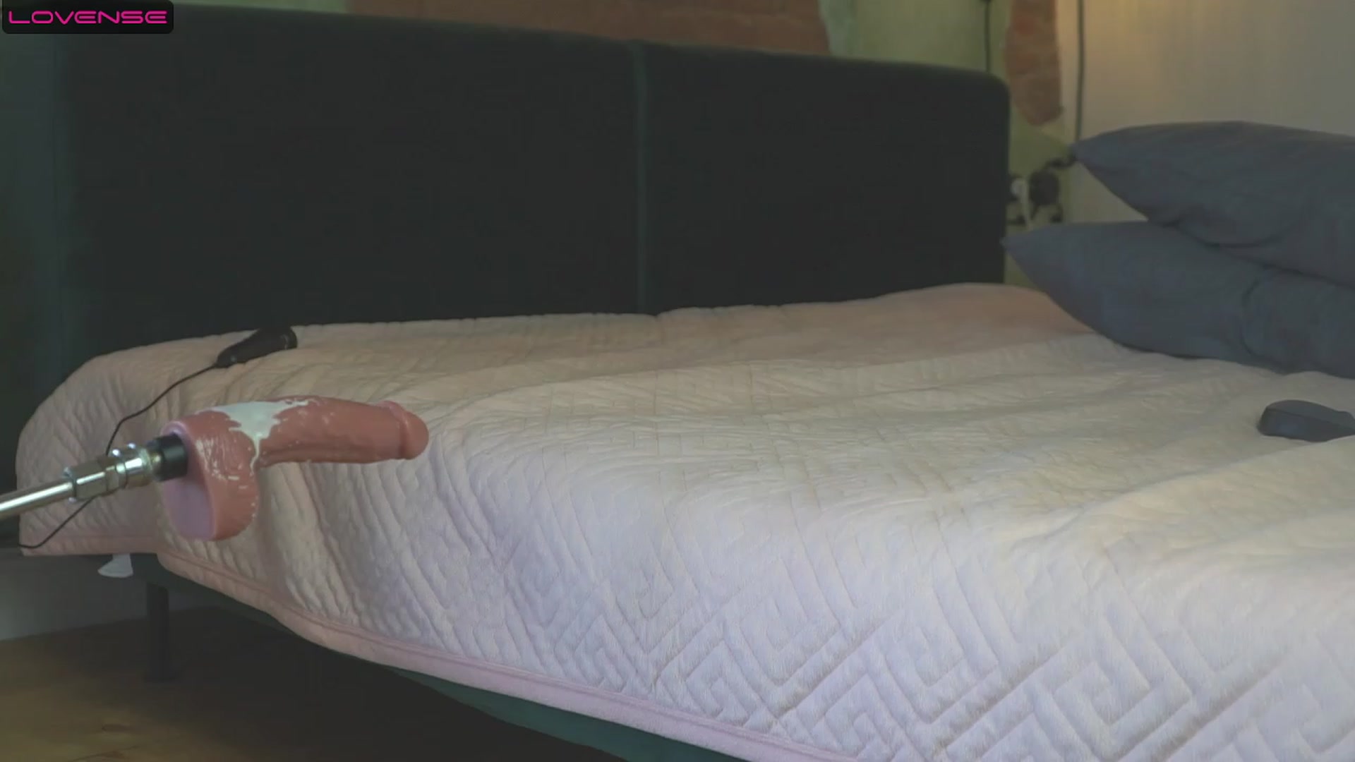 Gallery image thumbnail from missed_u_more's myfreecams stream on, 09/11/2023, 10:40 image 10 of 20