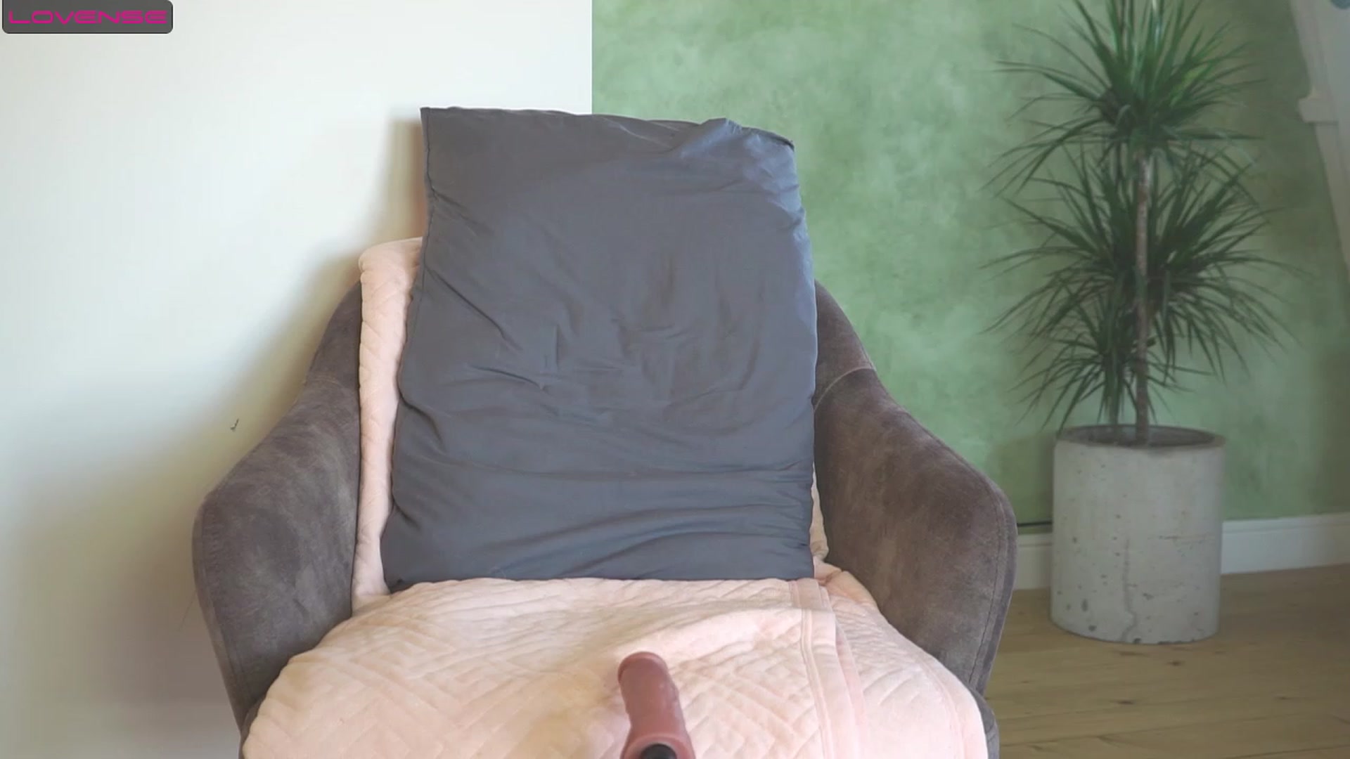 Gallery image thumbnail from missed_u_more's myfreecams stream on, 09/17/2023, 10:32 image 2 of 20