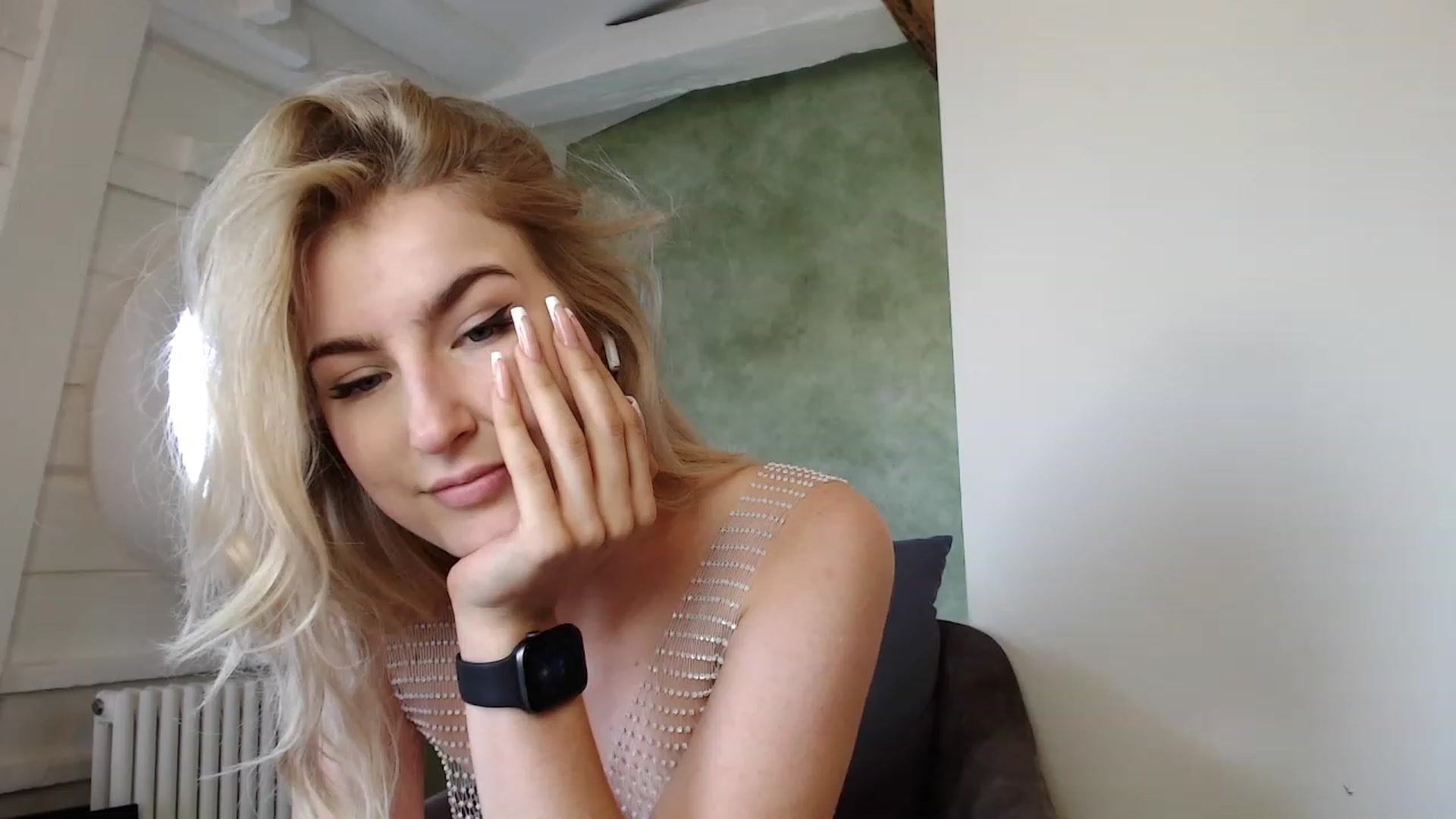 Gallery image thumbnail from missed_u_more's myfreecams stream on, 09/26/2023, 10:17 image 6 of 20