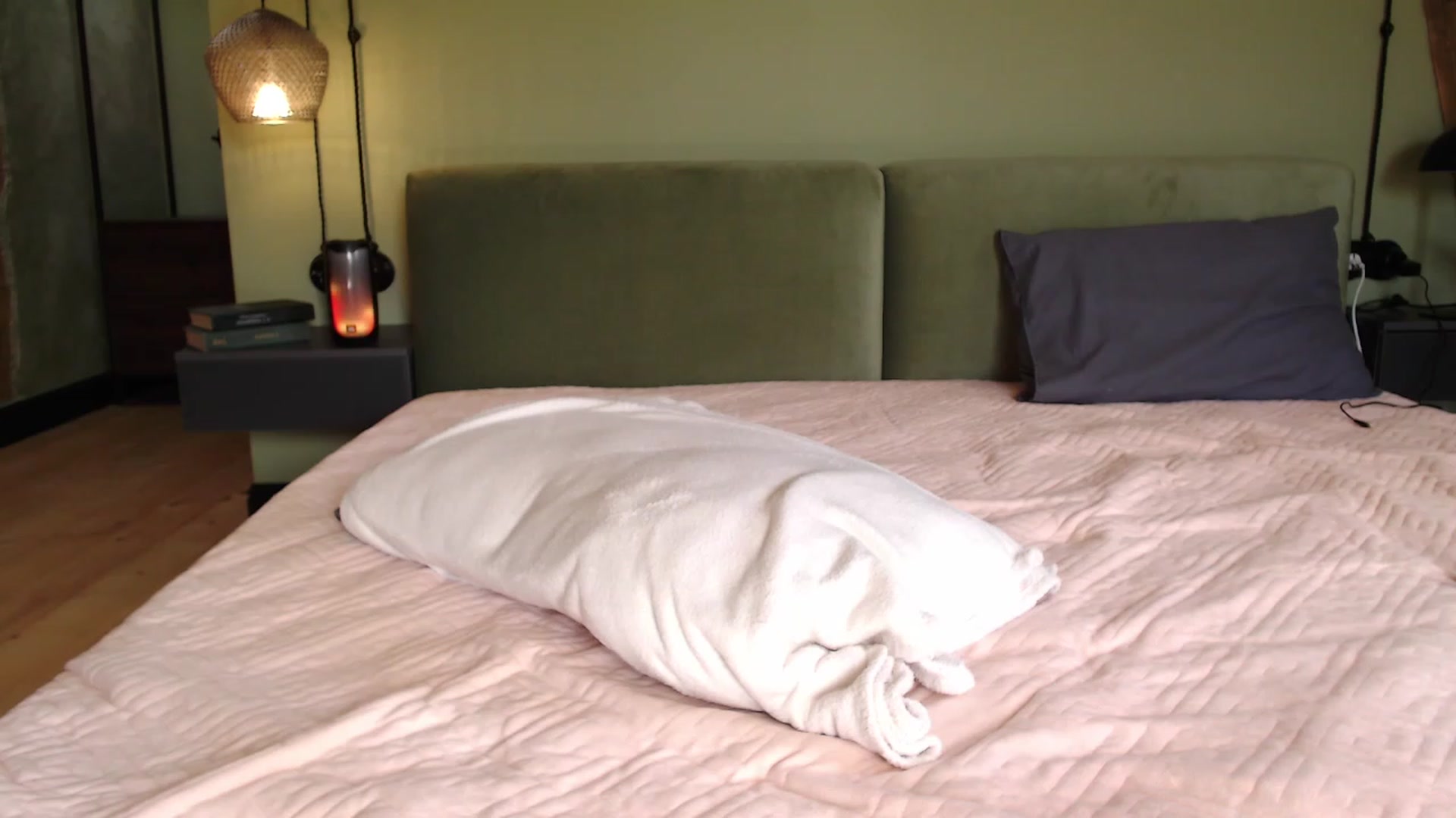Gallery image thumbnail from missed_u_more's myfreecams stream on, 10/23/2023, 08:38 image 10 of 20