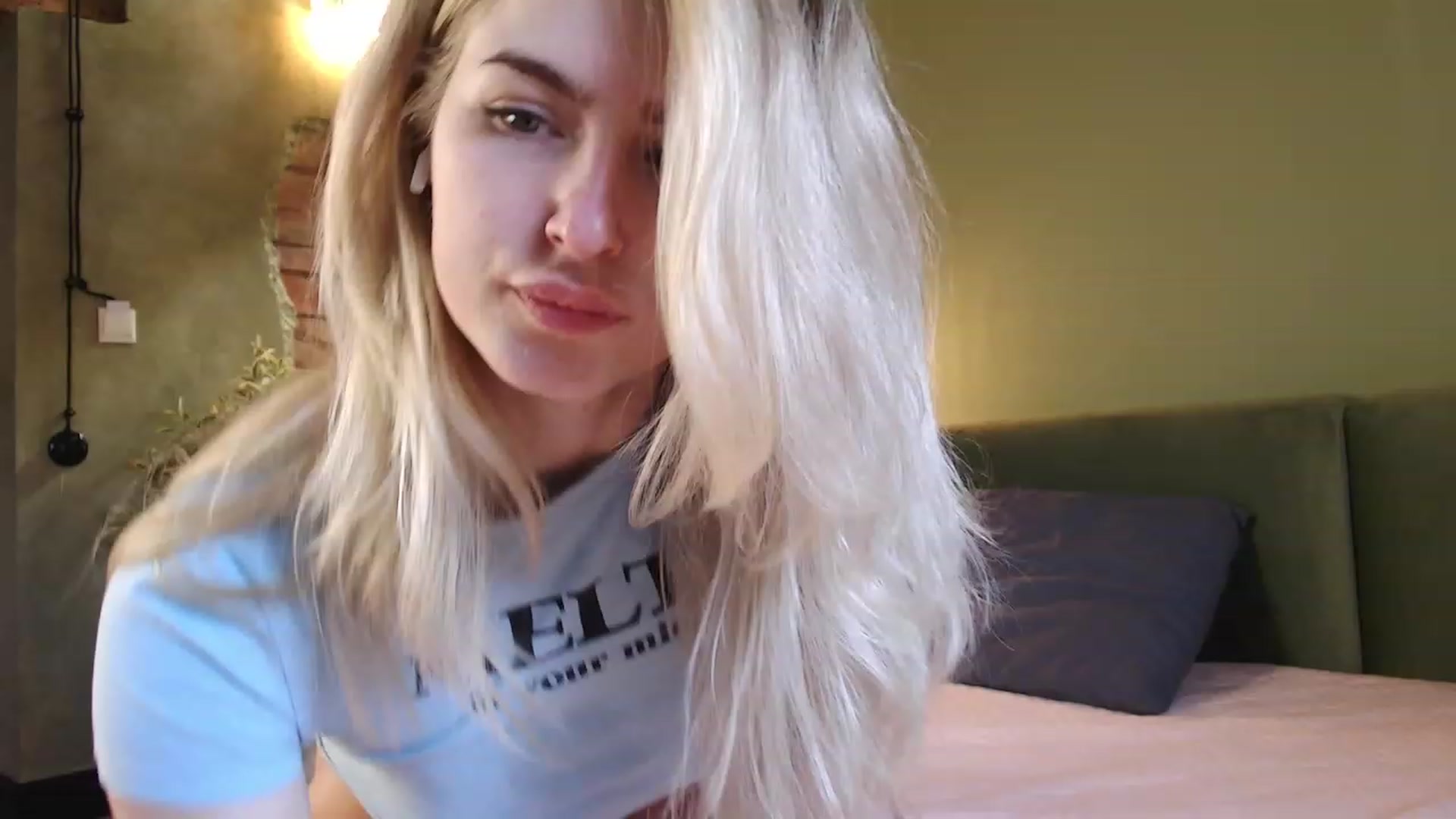 Gallery image thumbnail from missed_u_more's myfreecams stream on, 10/29/2023, 10:17 image 10 of 20