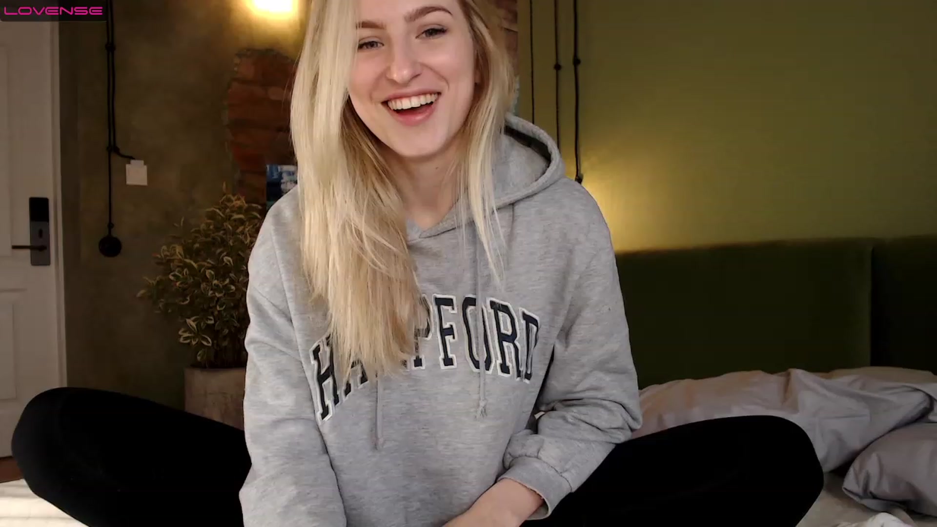 Gallery image thumbnail from missed_u_more's myfreecams stream on, 12/19/2023, 12:45 image 17 of 20