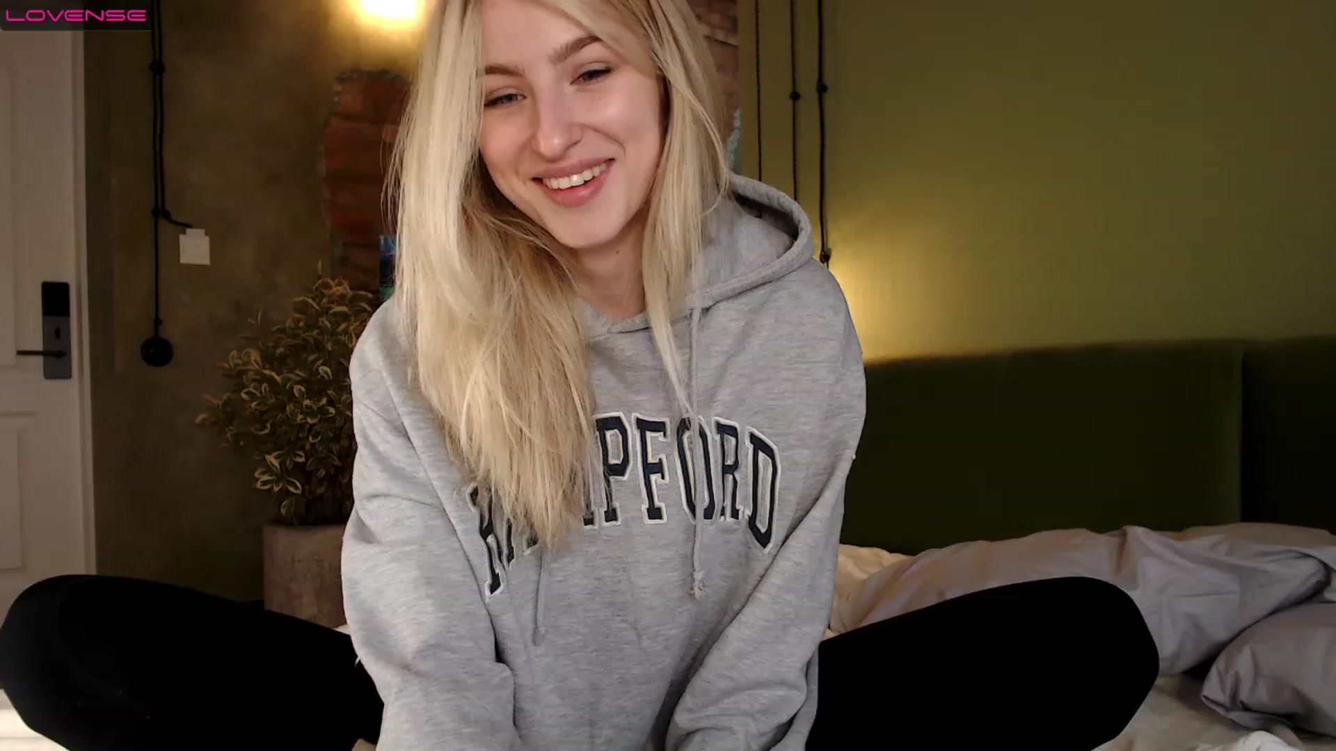 Gallery image thumbnail from missed_u_more's myfreecams stream on, 12/19/2023, 12:45 image 18 of 20