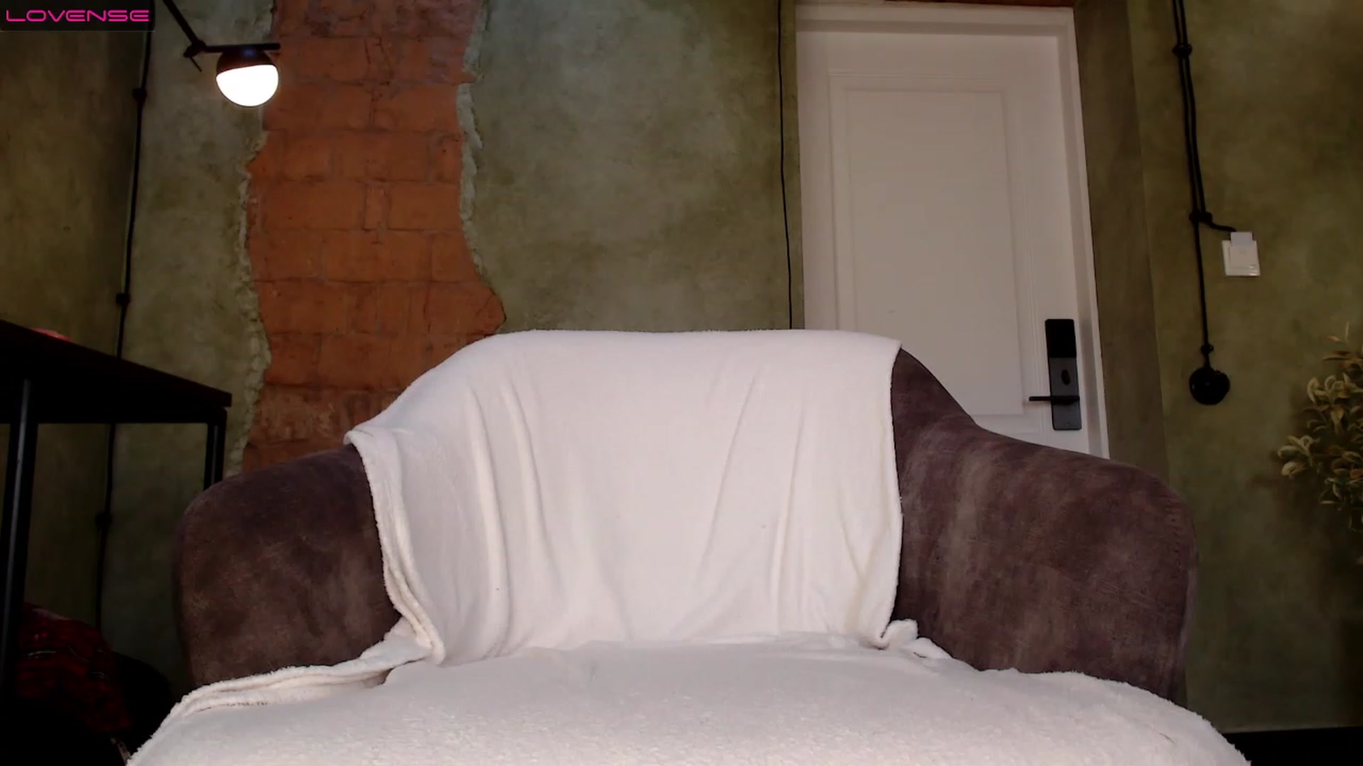 Gallery image thumbnail from missed_u_more's myfreecams stream on, 01/12/2024, 09:34 image 18 of 20