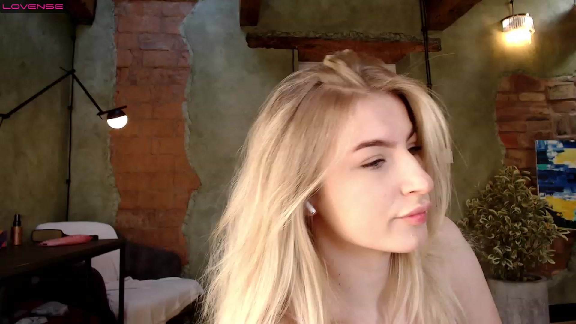 Gallery image thumbnail from missed_u_more's myfreecams stream on, 01/12/2024, 09:34 image 1 of 20