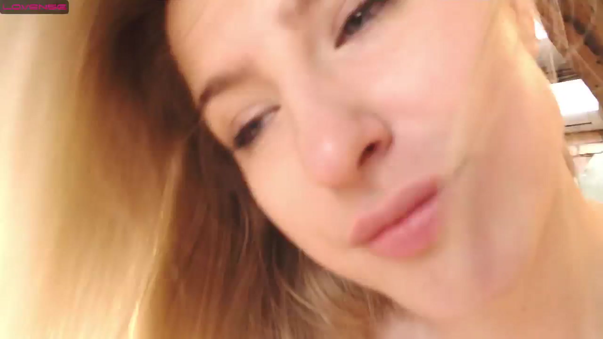 Gallery image thumbnail from missed_u_more's myfreecams stream on, 02/11/2024, 14:00 image 8 of 20