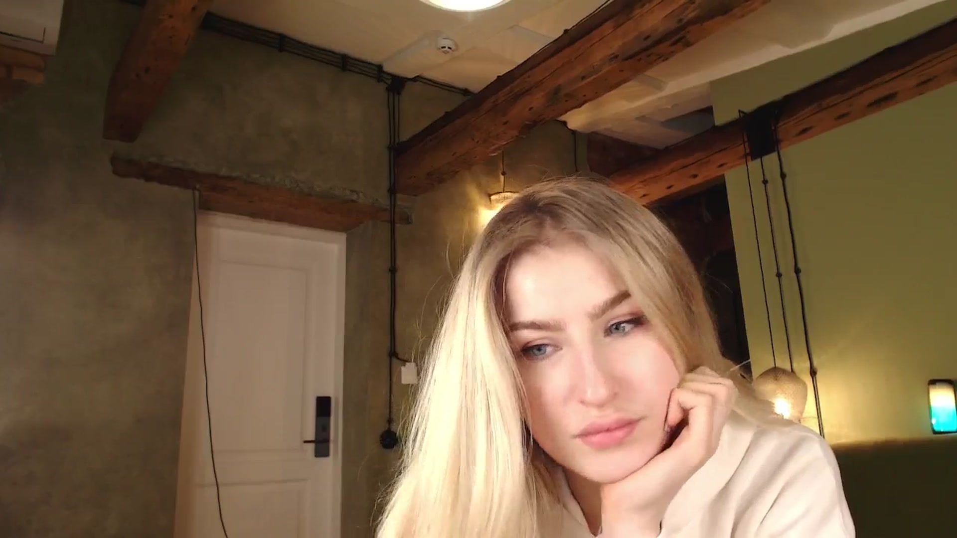 Gallery image thumbnail from missed_u_more's myfreecams stream on, 03/20/2024, 17:24 image 20 of 20