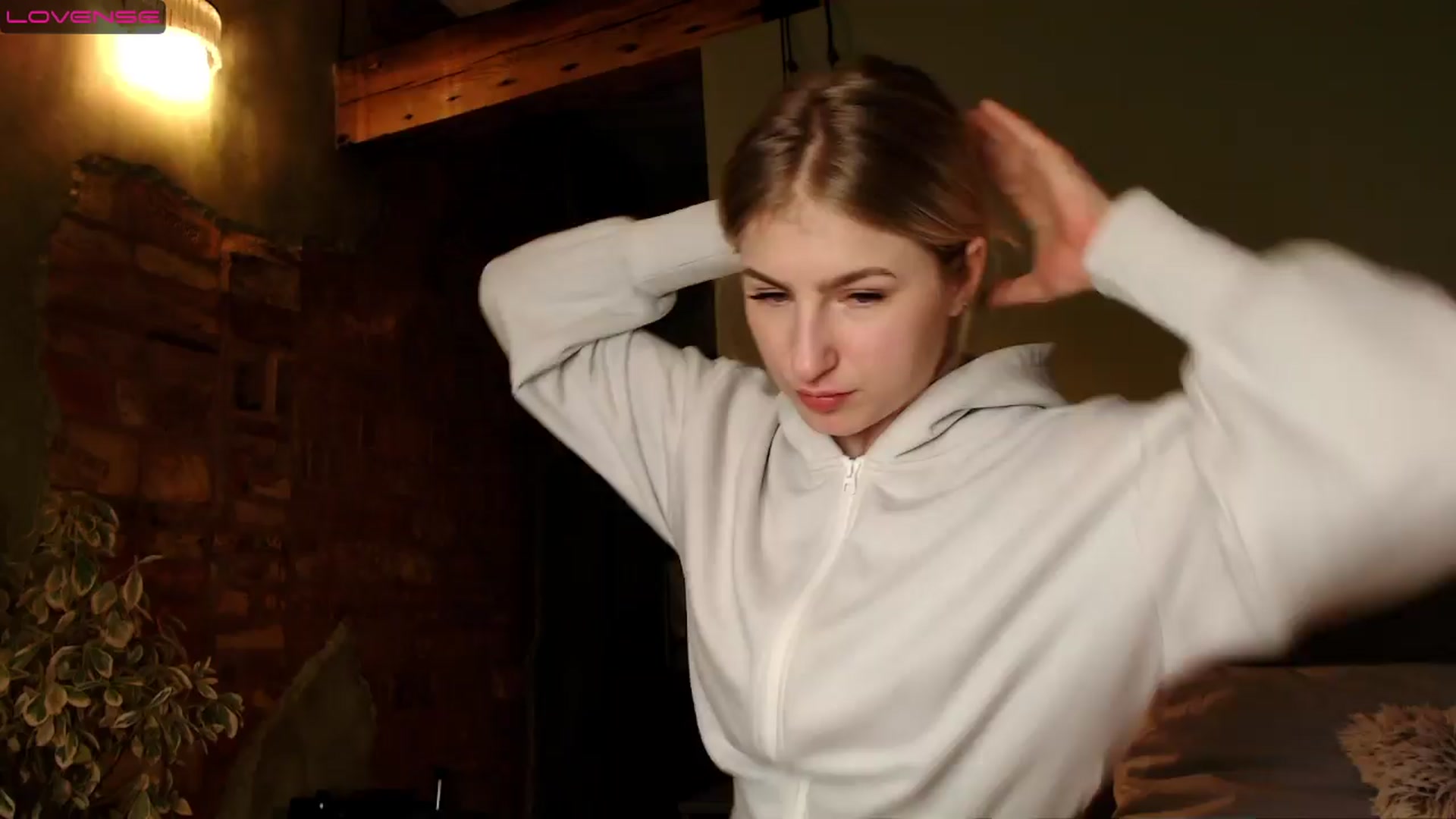 Gallery image thumbnail from missed_u_more's myfreecams stream on, 04/02/2024, 18:29 image 20 of 20