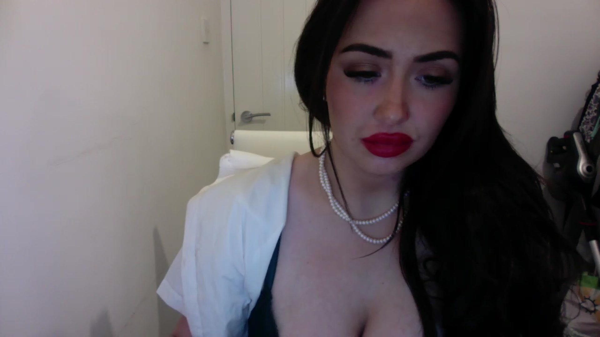 Gallery image thumbnail from misshazel1's myfreecams stream on, 11/22/2022, 21:49 image 20 of 20