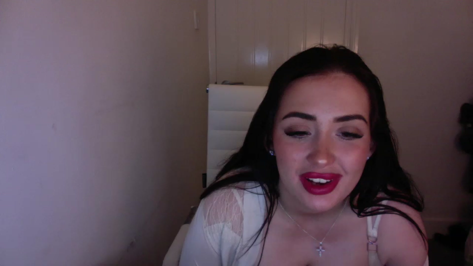 Gallery image thumbnail from misshazel1's myfreecams stream on, 11/23/2022, 23:43 image 2 of 20