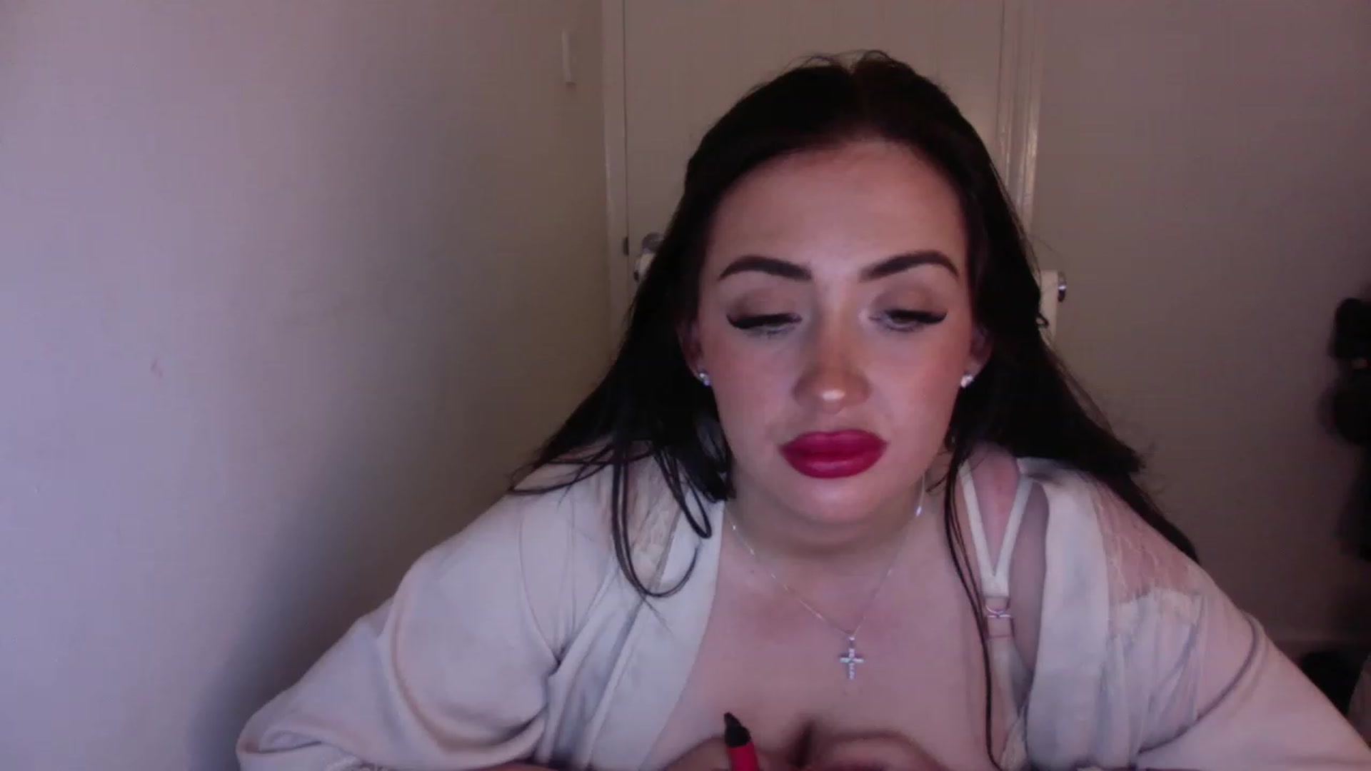 Gallery image thumbnail from misshazel1's myfreecams stream on, 11/23/2022, 23:43 image 8 of 20