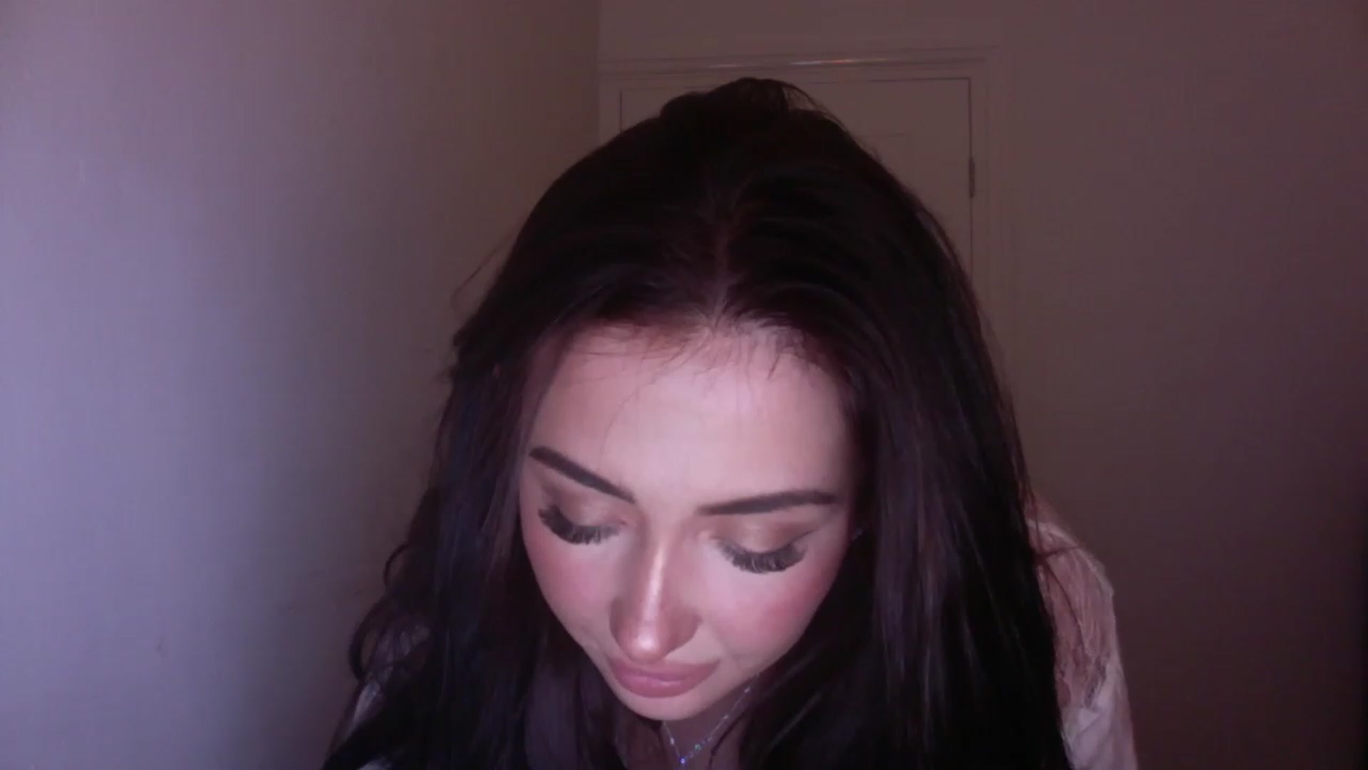 Gallery image thumbnail from misshazel1's myfreecams stream on, 11/28/2022, 22:15 image 15 of 20
