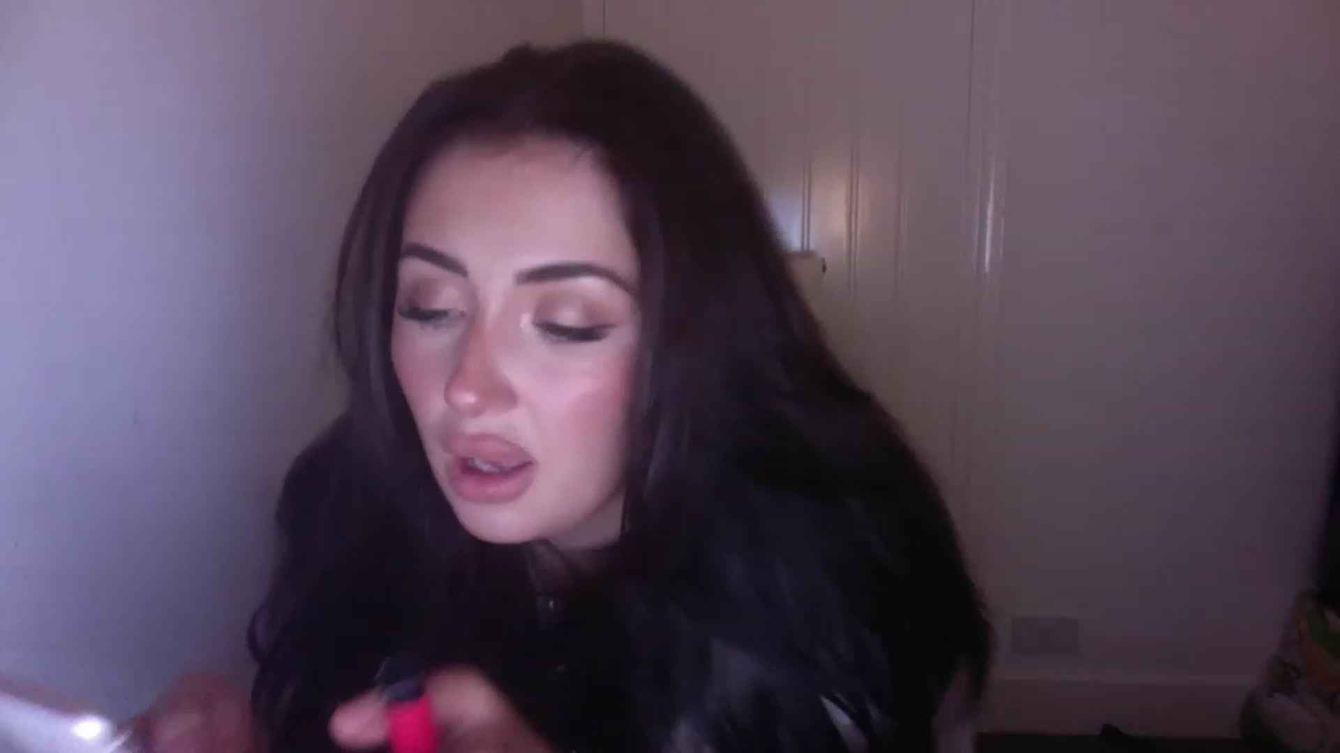 Gallery image thumbnail from misshazel1's myfreecams stream on, 11/28/2022, 22:15 image 16 of 20
