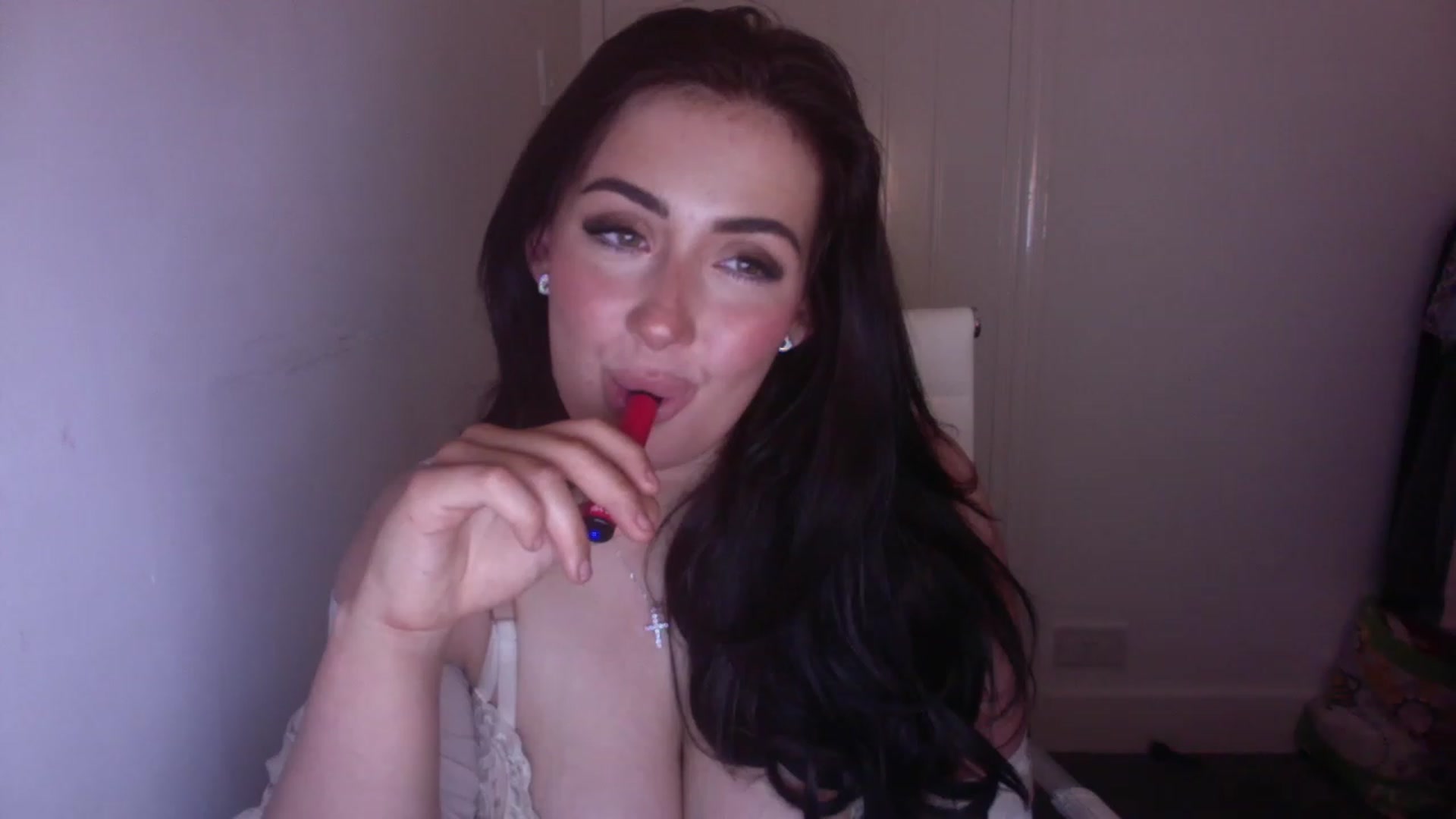 Gallery image thumbnail from misshazel1's myfreecams stream on, 11/28/2022, 23:30 image 5 of 20