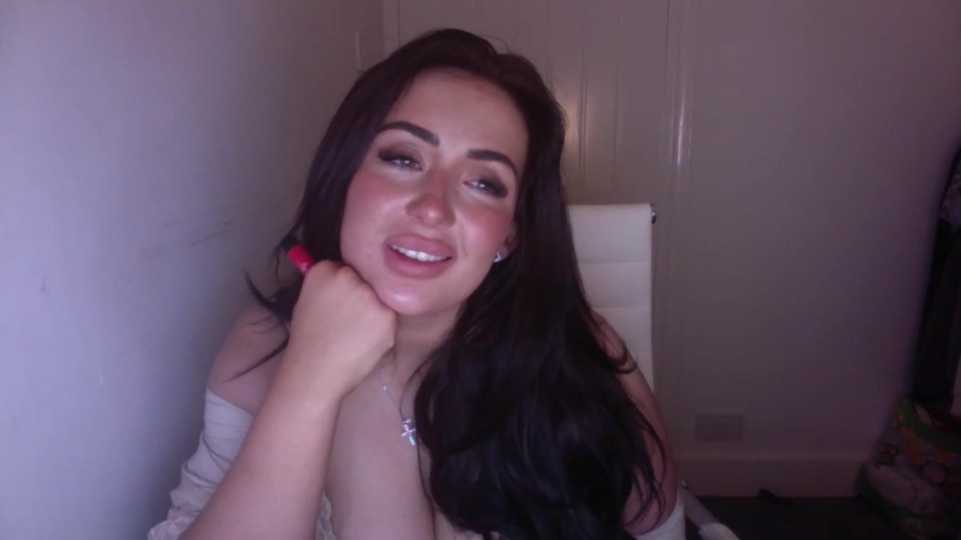 Gallery image thumbnail from misshazel1's myfreecams stream on, 11/28/2022, 23:30 image 8 of 20