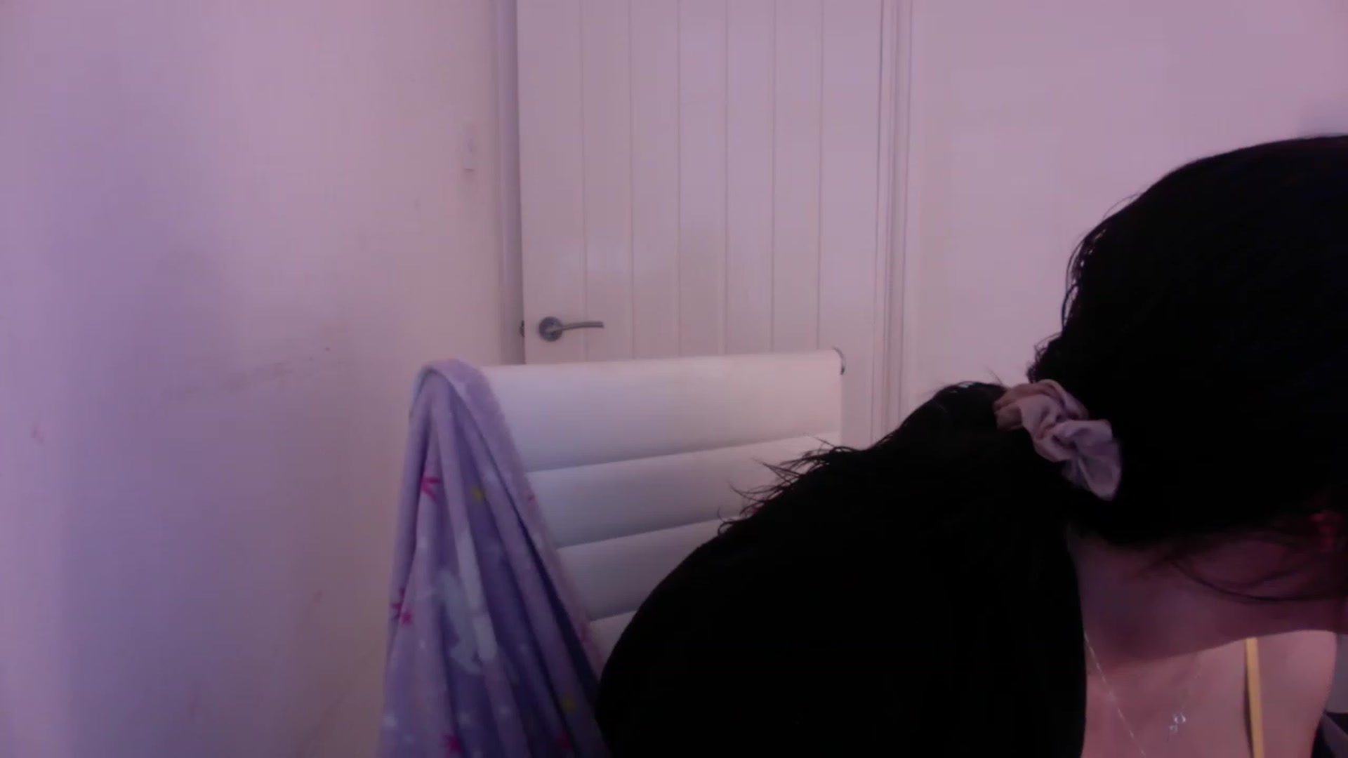 Gallery image thumbnail from misshazel1's myfreecams stream on, 12/17/2022, 13:21 image 8 of 20