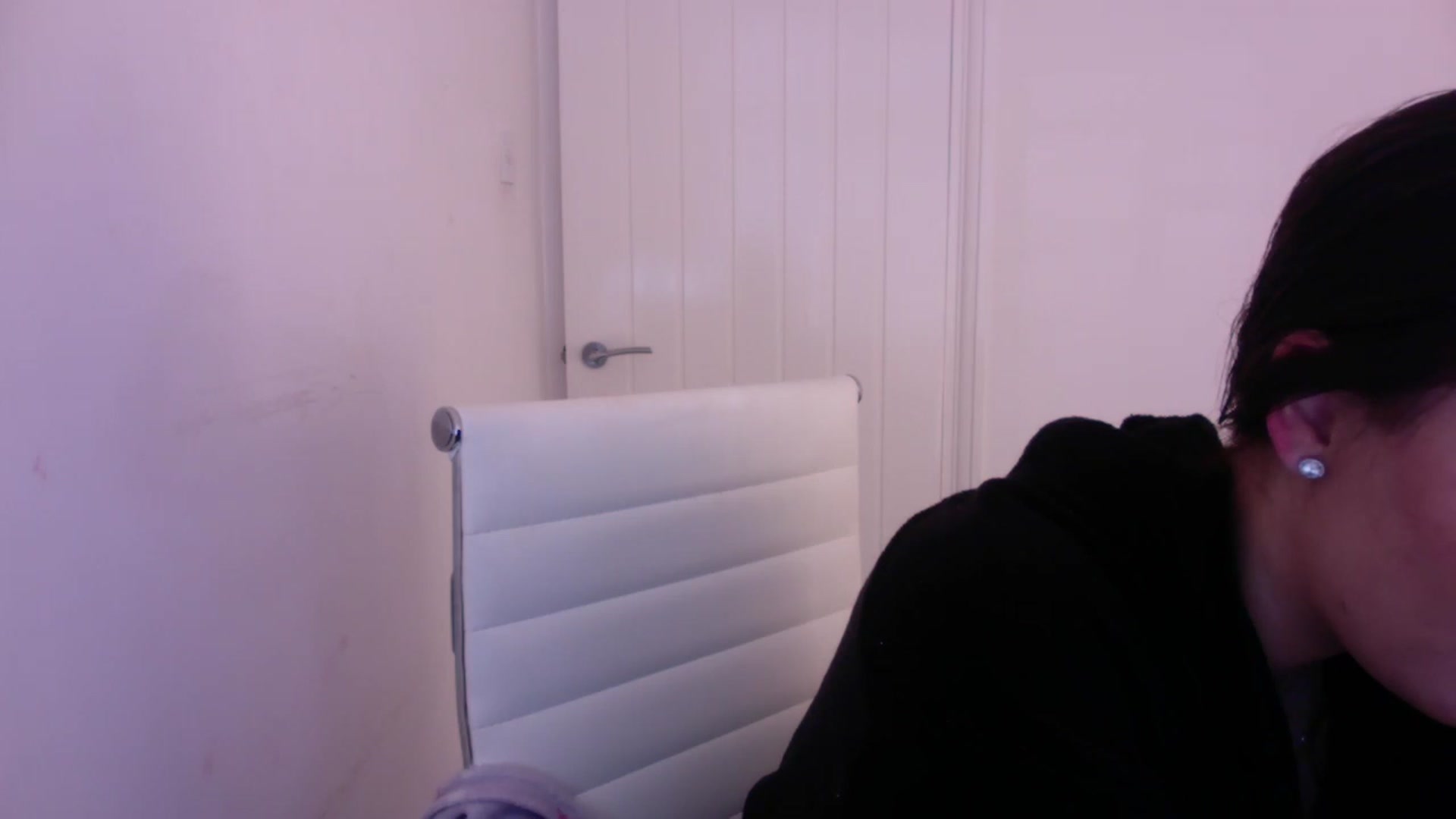 Gallery image thumbnail from misshazel1's myfreecams stream on, 12/17/2022, 13:21 image 18 of 20