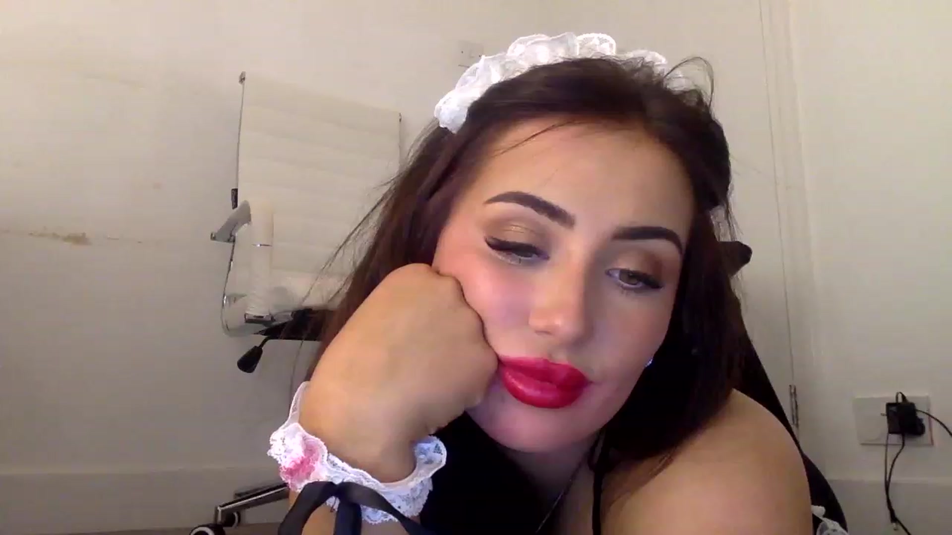 Gallery image thumbnail from misshazel1's myfreecams stream on, 12/18/2022, 18:27 image 11 of 20