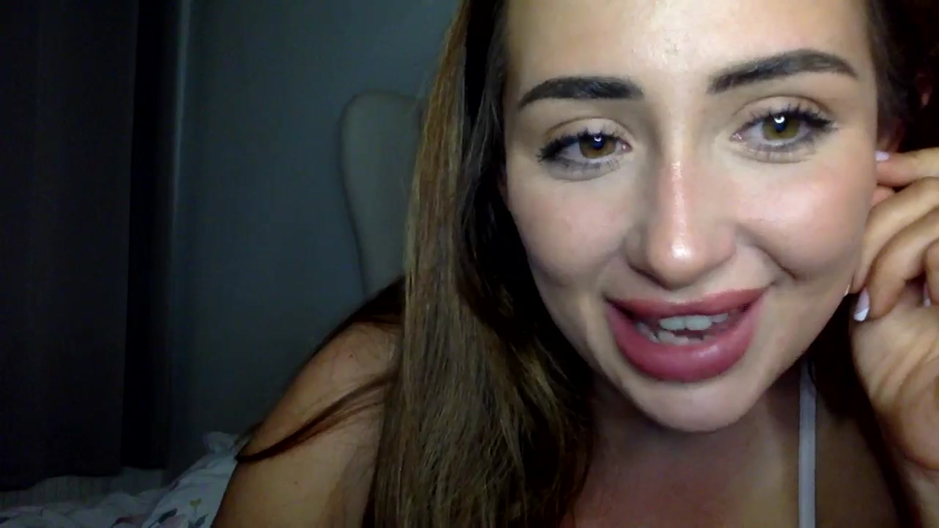 Gallery image thumbnail from misshazel1's myfreecams stream on, 08/01/2024, 19:08 image 8 of 20