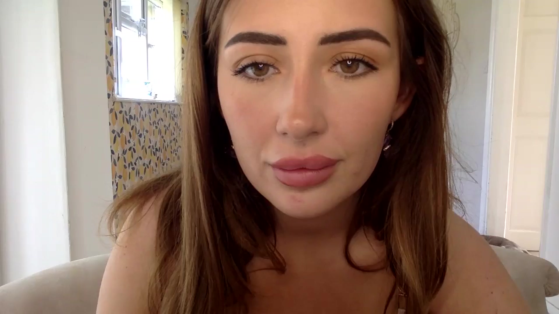Gallery image thumbnail from misshazel1's myfreecams stream on, 08/10/2024, 09:39 image 12 of 20