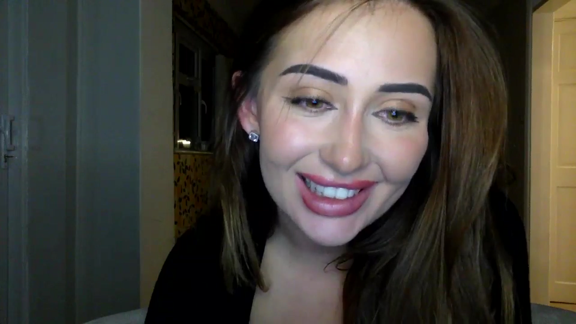 Gallery image thumbnail from misshazel1's myfreecams stream on, 08/21/2024, 20:44 image 8 of 20