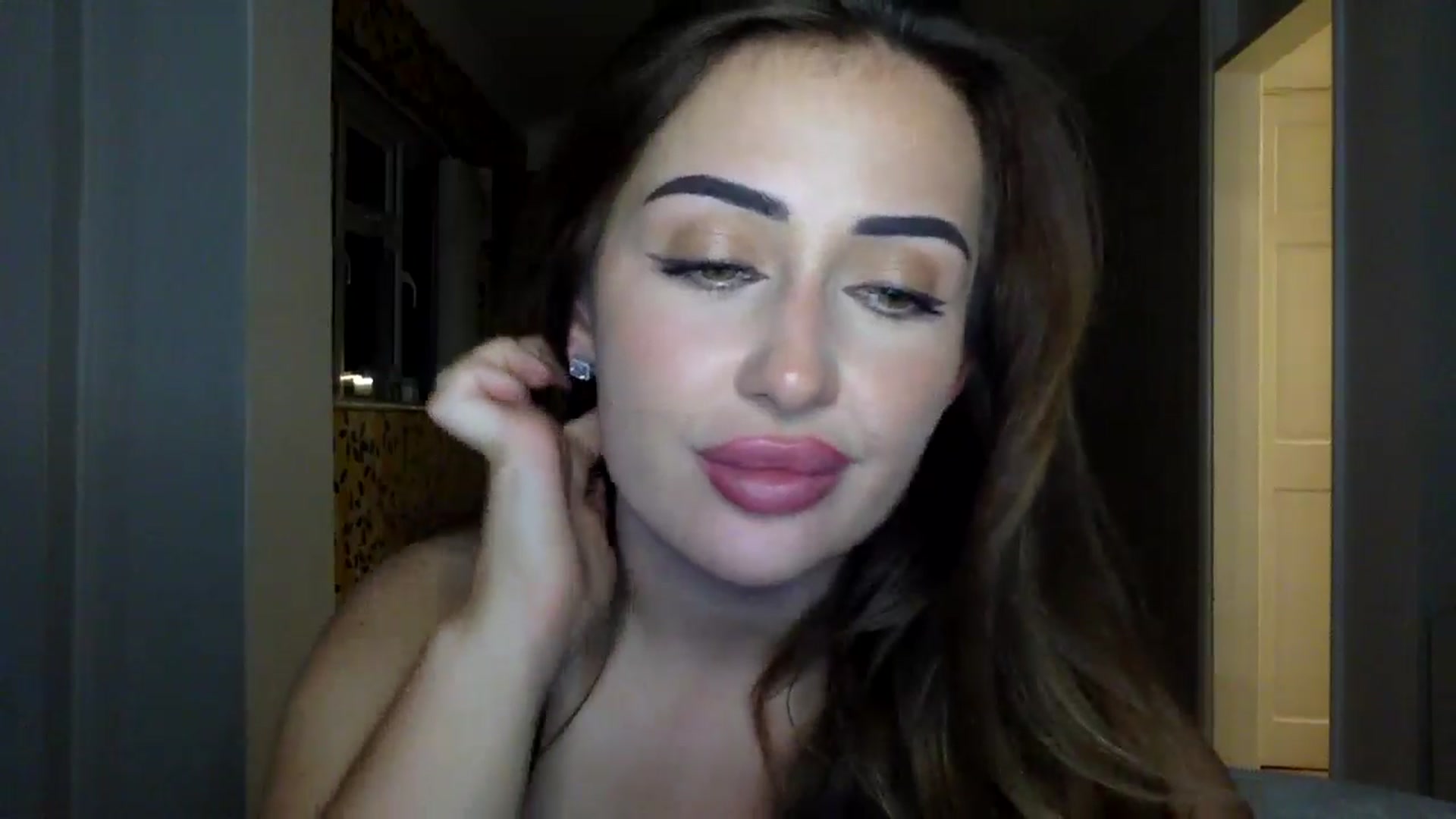 Gallery image thumbnail from misshazel1's myfreecams stream on, 08/21/2024, 20:44 image 2 of 20