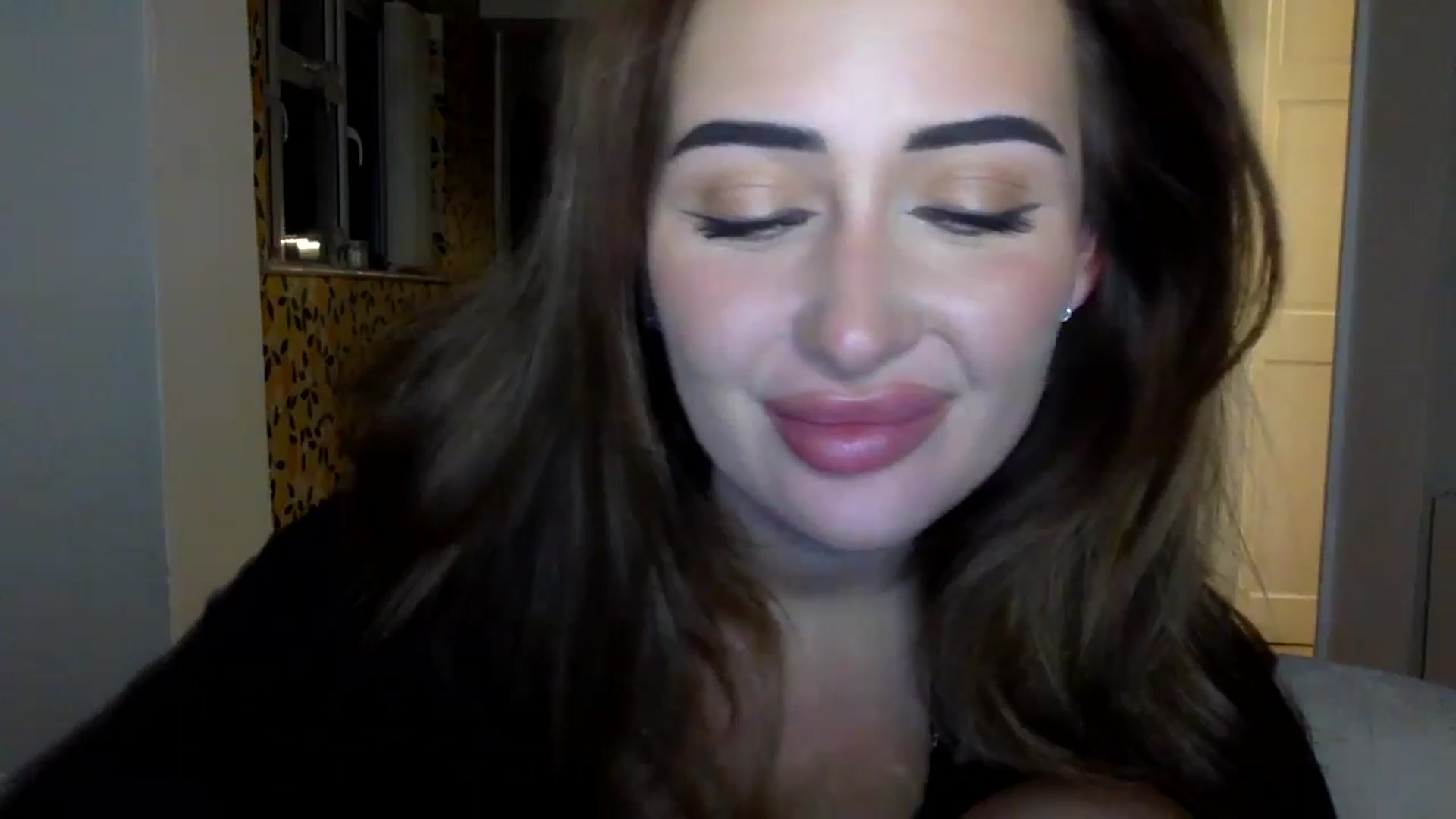 Gallery image thumbnail from misshazel1's myfreecams stream on, 08/21/2024, 21:32 image 11 of 20
