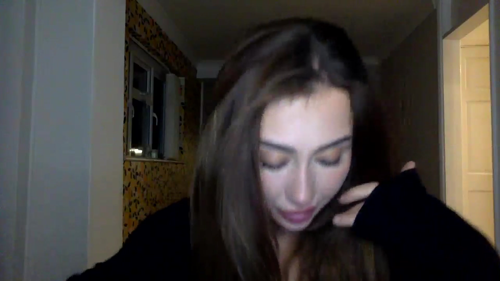 Gallery image thumbnail from misshazel1's myfreecams stream on, 08/21/2024, 21:32 image 6 of 20