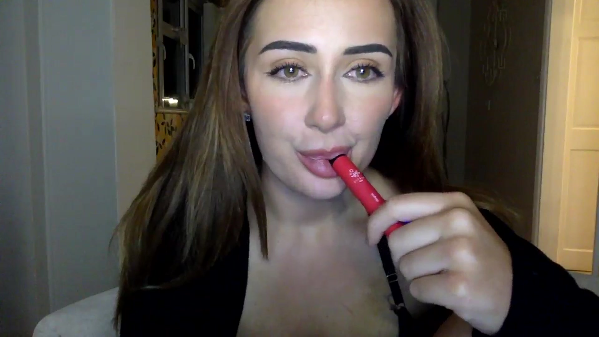 Gallery image thumbnail from misshazel1's myfreecams stream on, 08/21/2024, 21:32 image 18 of 20