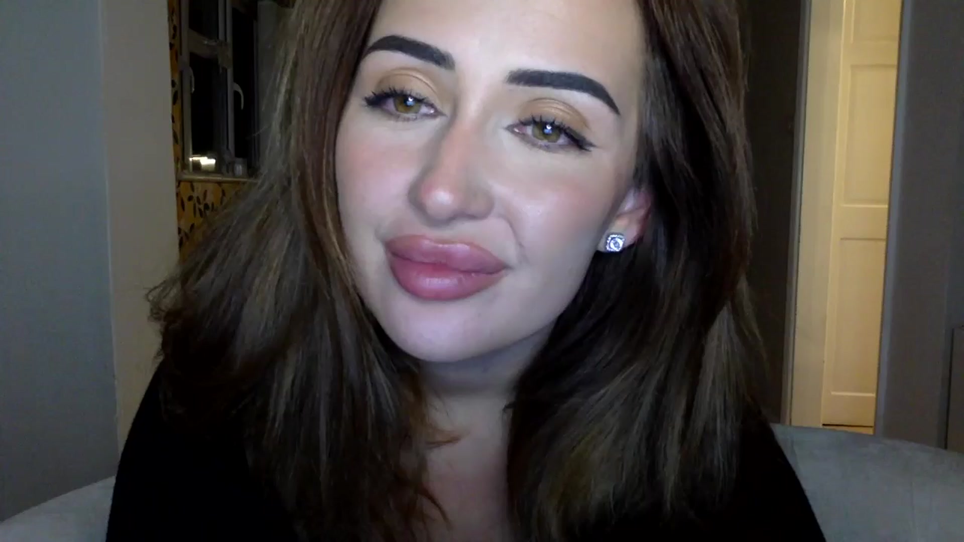 Gallery image thumbnail from misshazel1's myfreecams stream on, 08/21/2024, 21:32 image 12 of 20