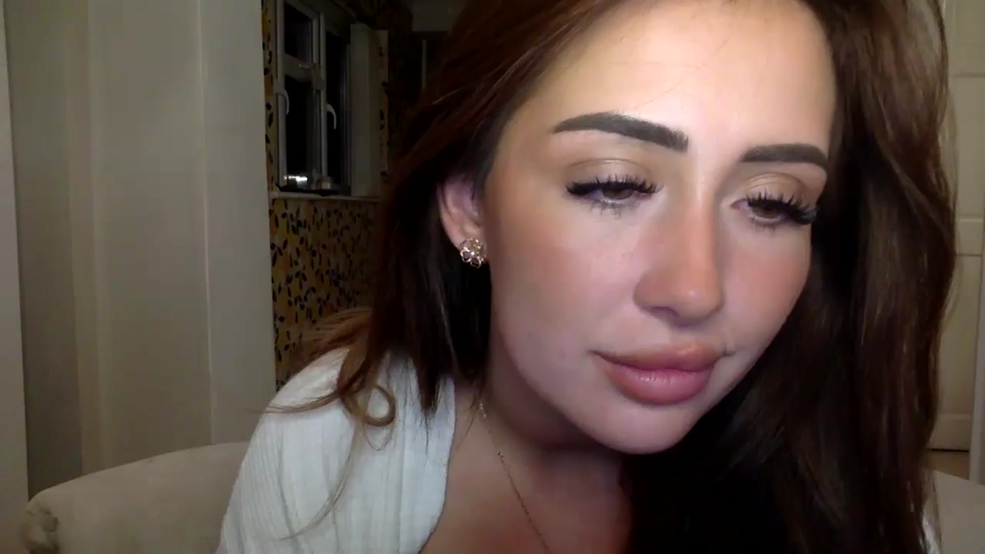 Gallery image thumbnail from misshazel1's myfreecams stream on, 08/28/2024, 20:49 image 12 of 20