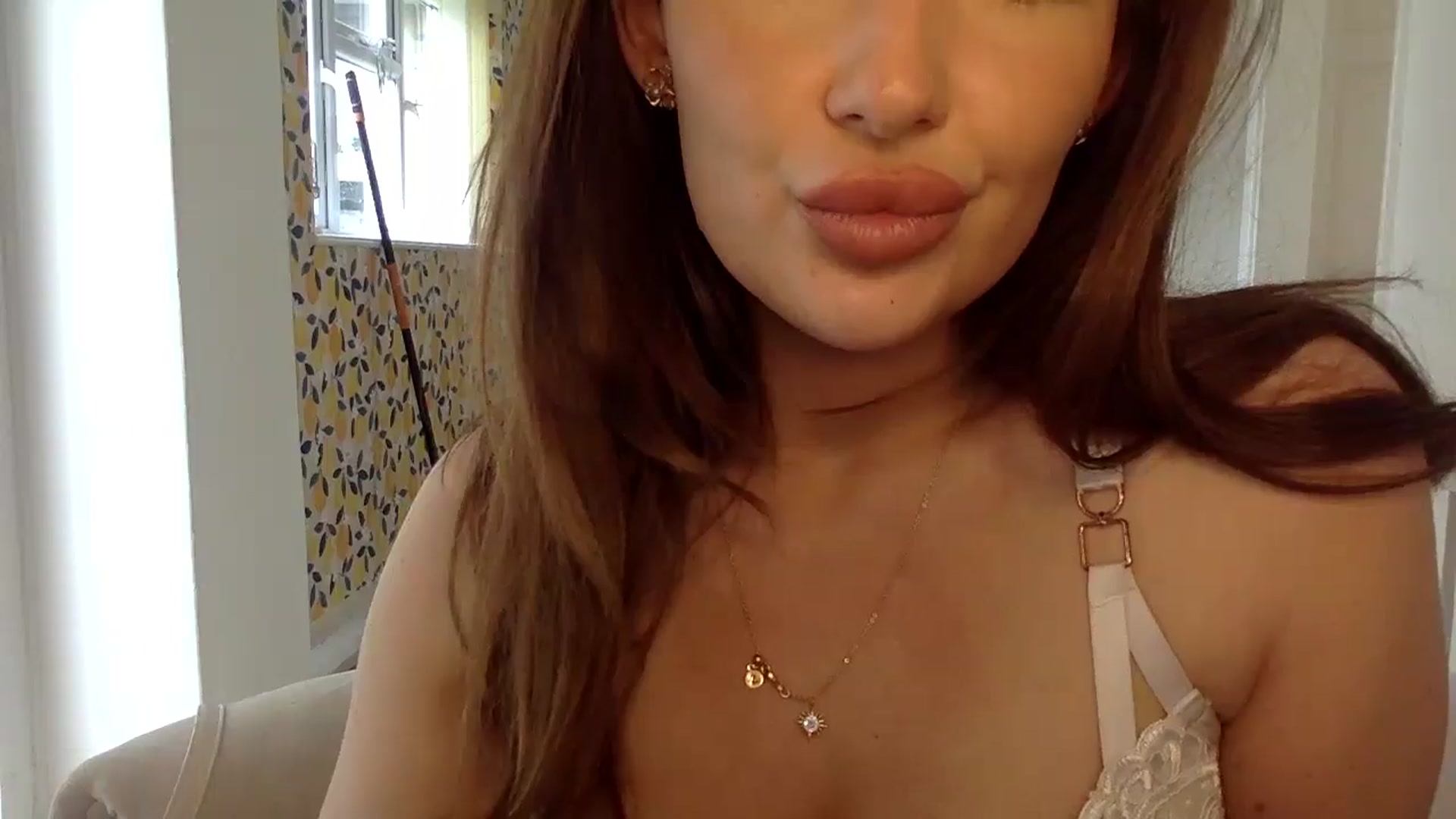 Gallery image thumbnail from misshazel1's myfreecams stream on, 08/29/2024, 13:19 image 14 of 20