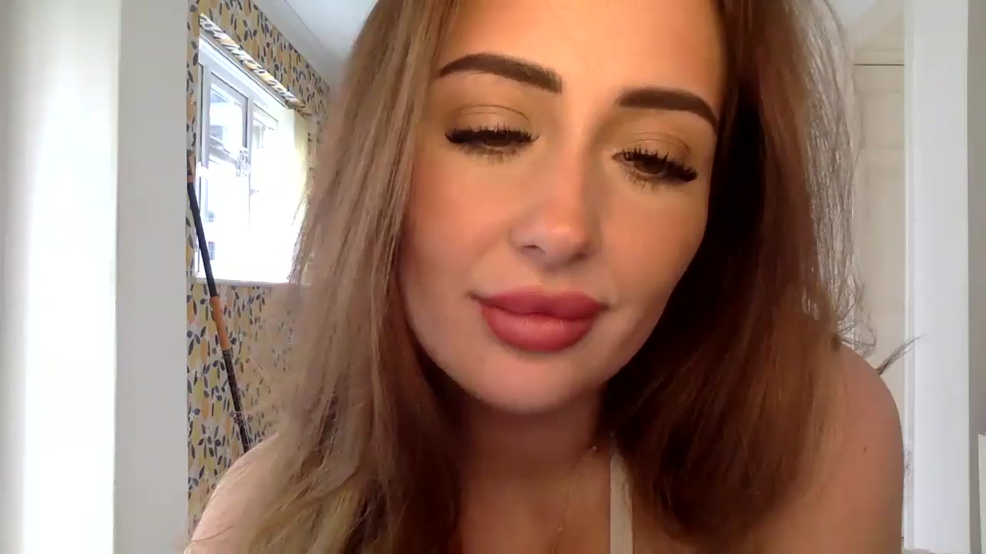 Gallery image thumbnail from misshazel1's myfreecams stream on, 08/30/2024, 14:17 image 2 of 20