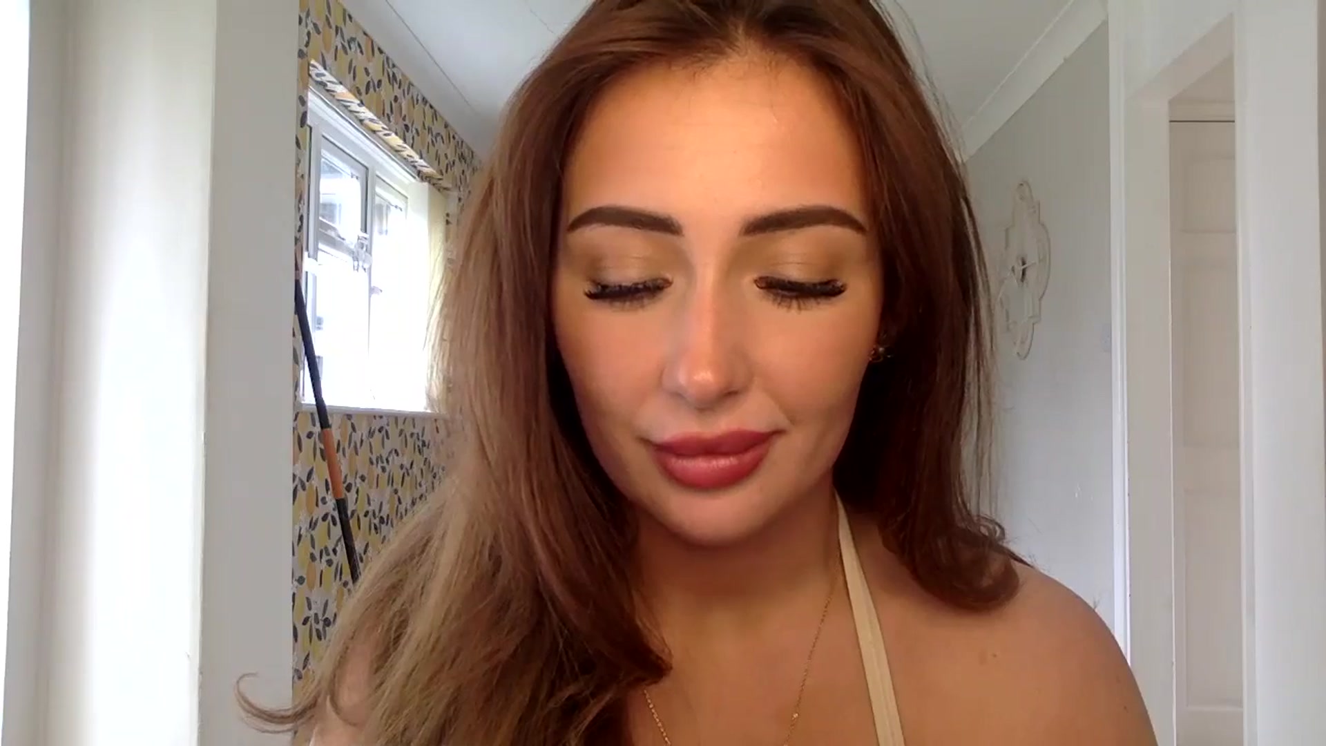 Gallery image thumbnail from misshazel1's myfreecams stream on, 08/30/2024, 14:17 image 9 of 20